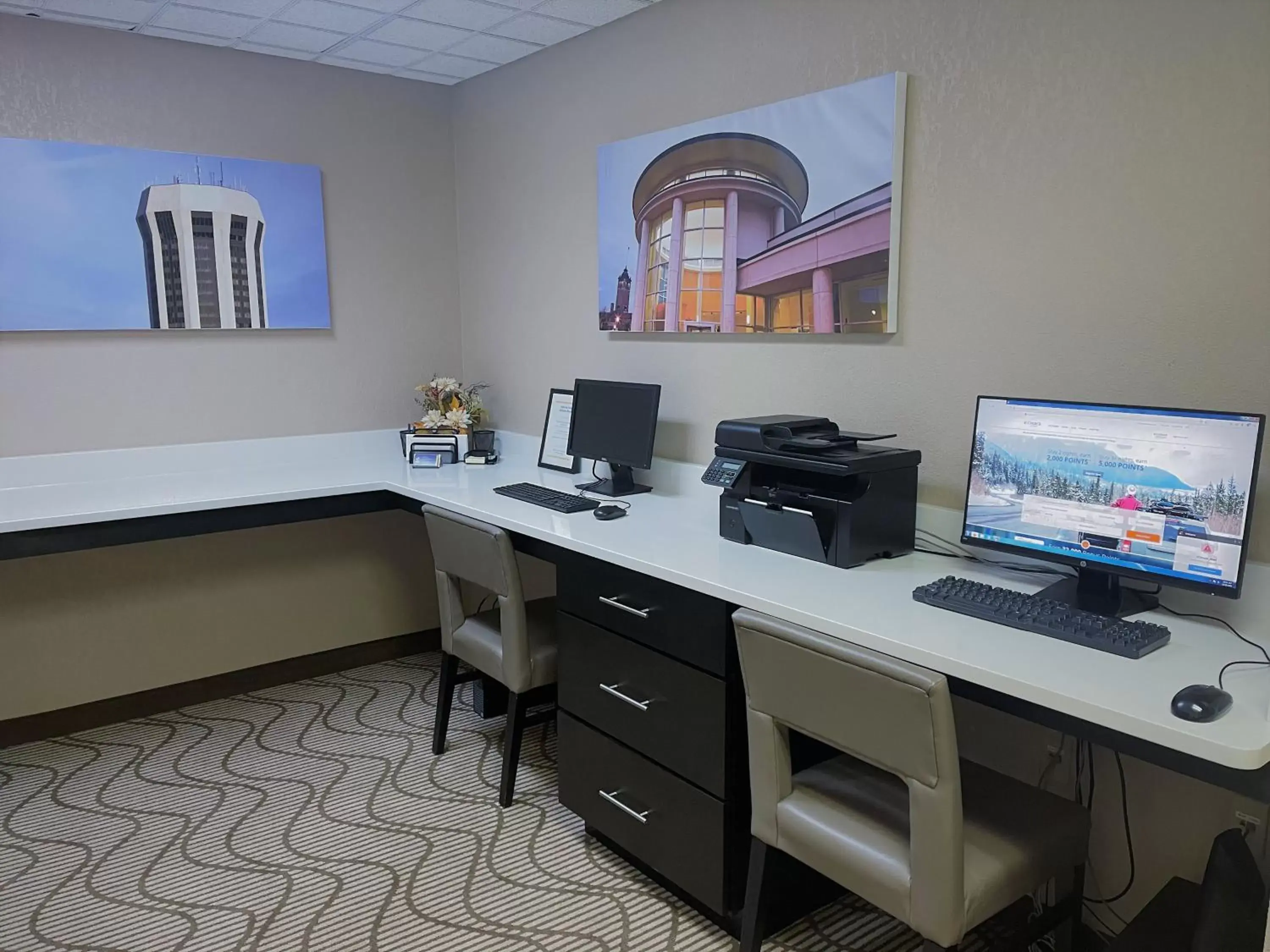 Business facilities, TV/Entertainment Center in Comfort Inn & Suites Decatur-Forsyth