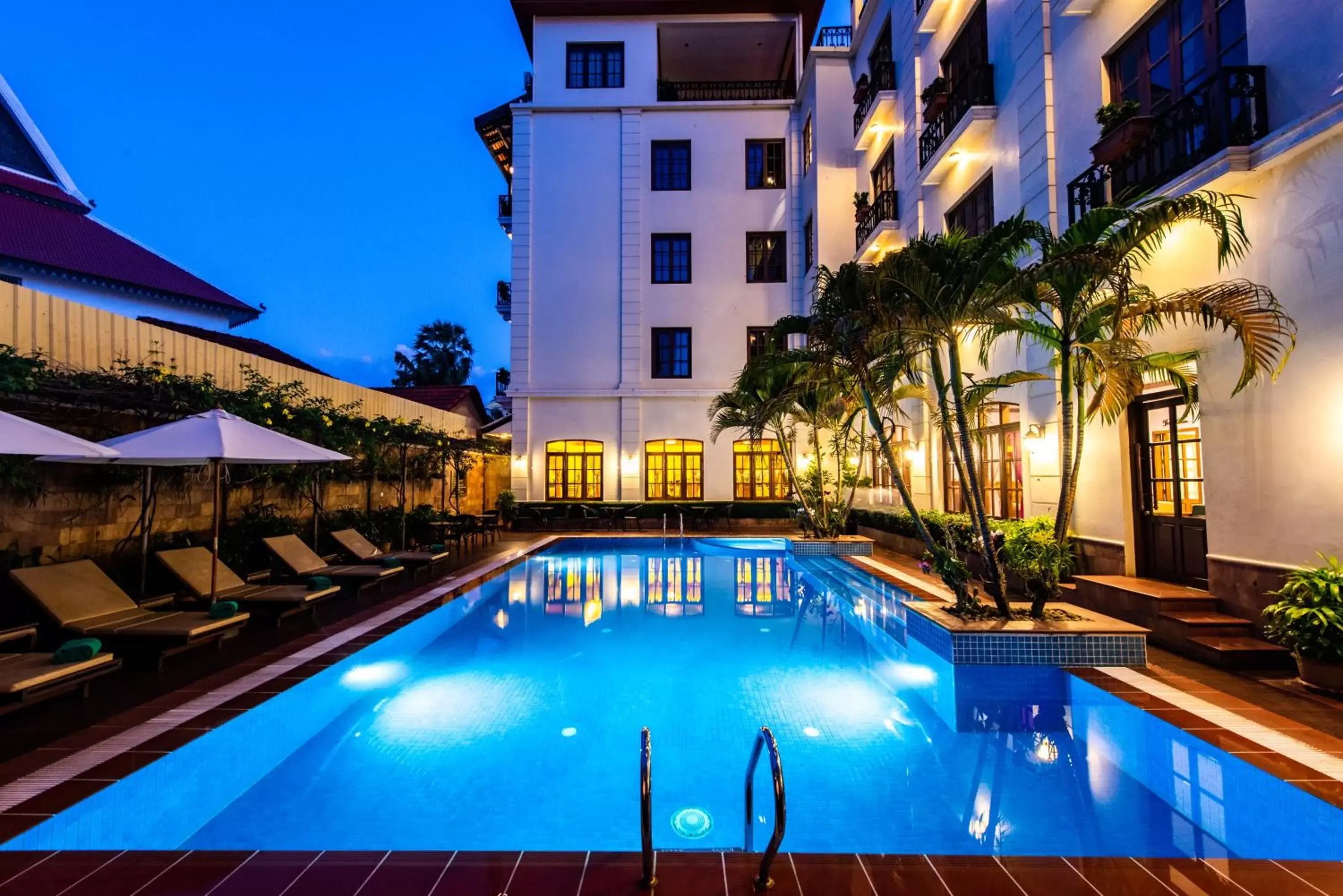 Property building, Swimming Pool in Steung Siemreap Hotel