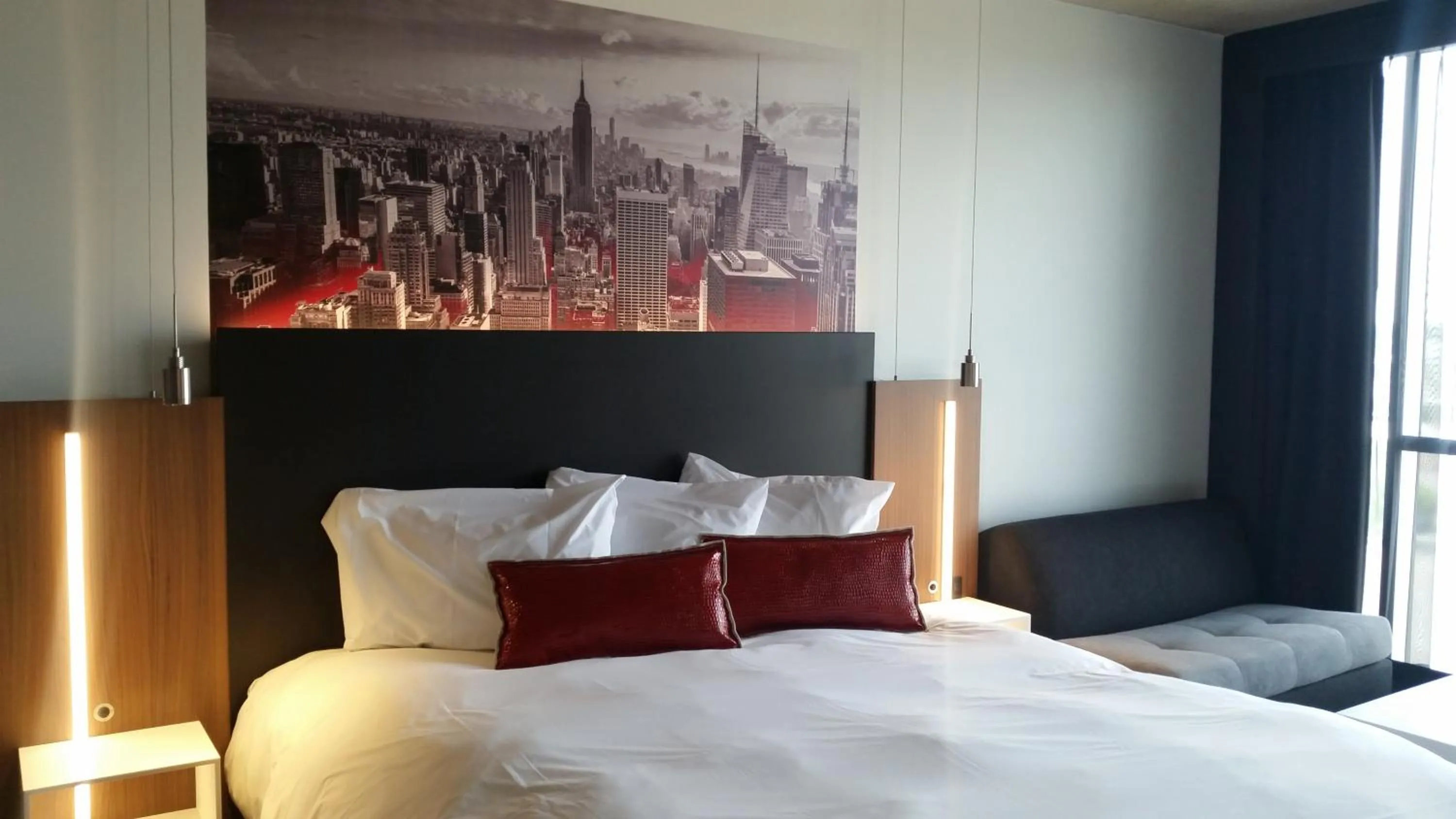 Decorative detail, Bed in Grand Times Hotel Drummondville