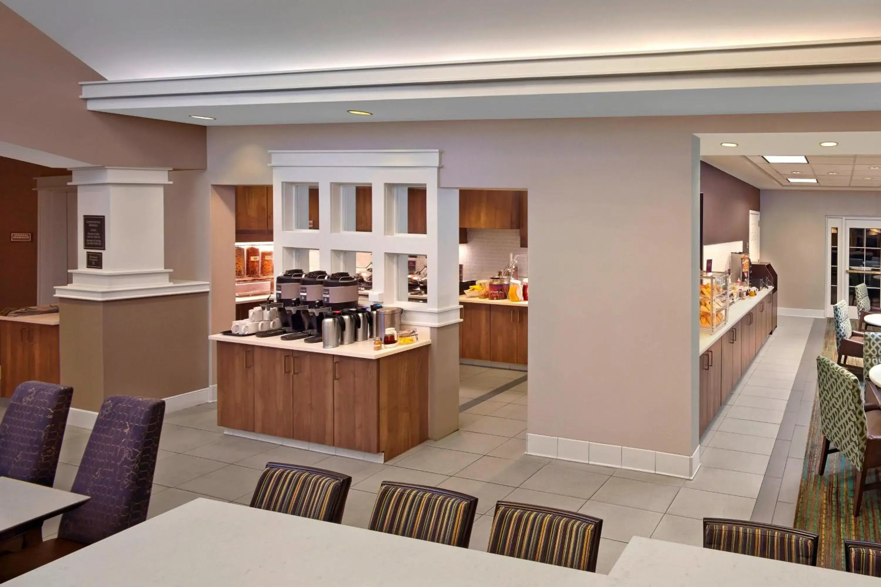 Restaurant/places to eat in Residence Inn Hartford Avon