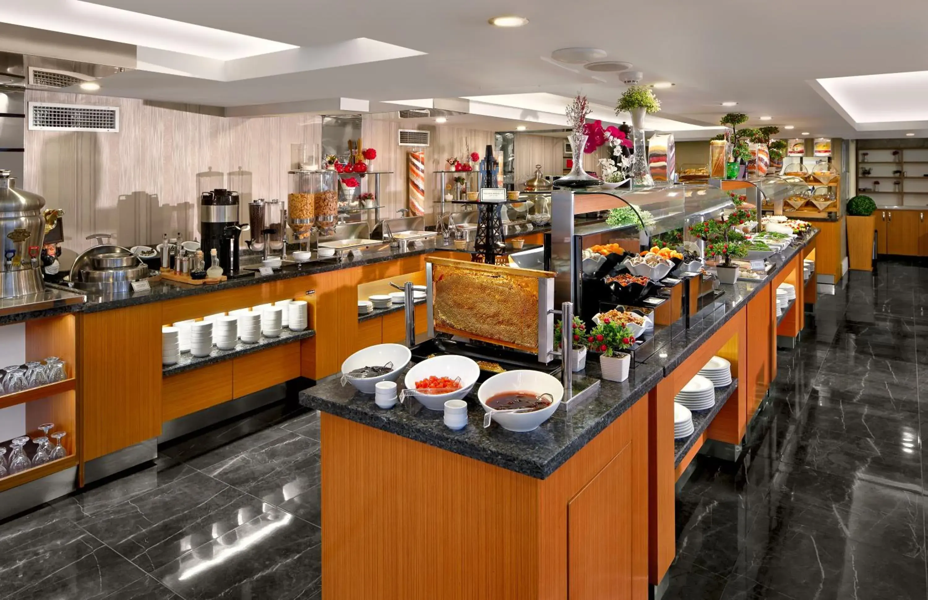 Breakfast in The Merlot Hotel Eskisehir Breakfast in The Merlot Hotel Eskisehir