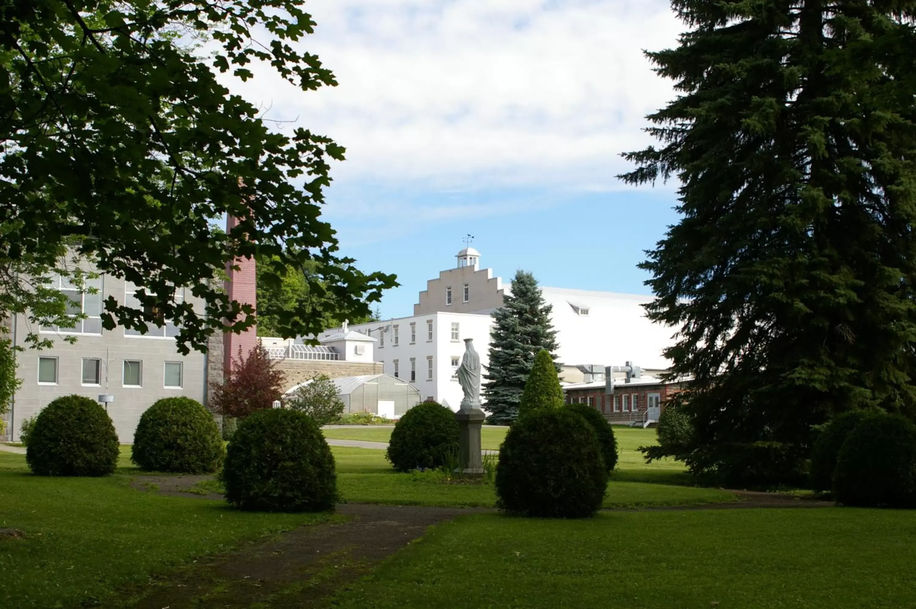 Area and facilities, Property Building in Auberge de l'Abbaye d'Oka