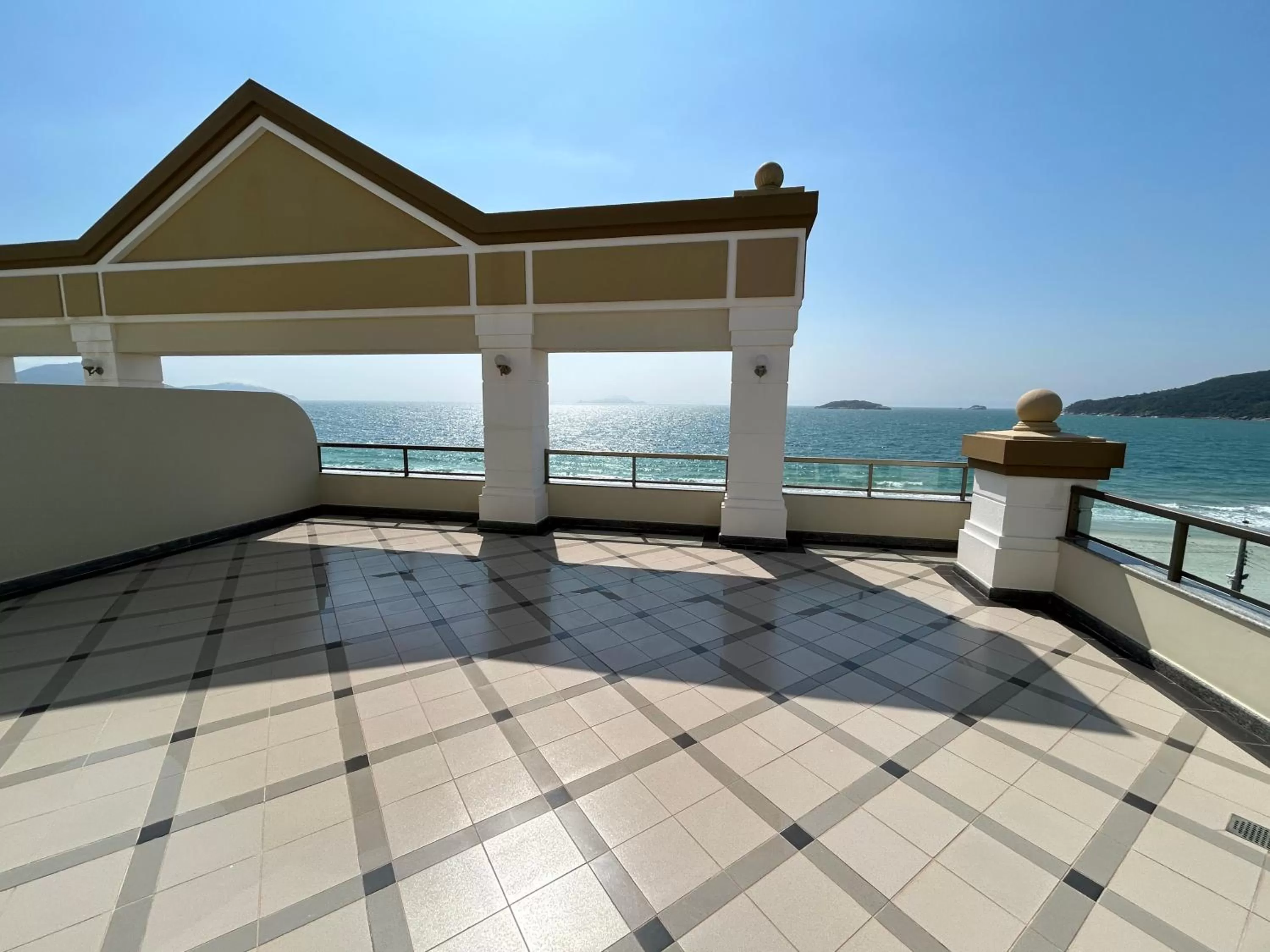 Day in Golfinhos Apart Hotel