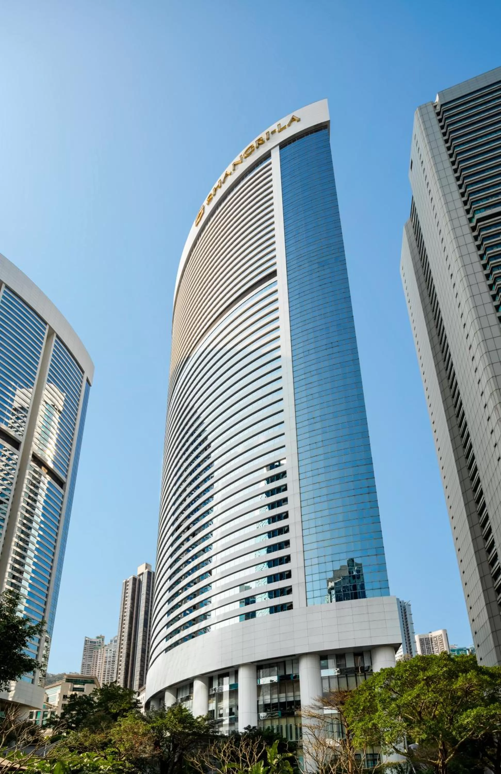 Property building in Island Shangri-La, Hong Kong