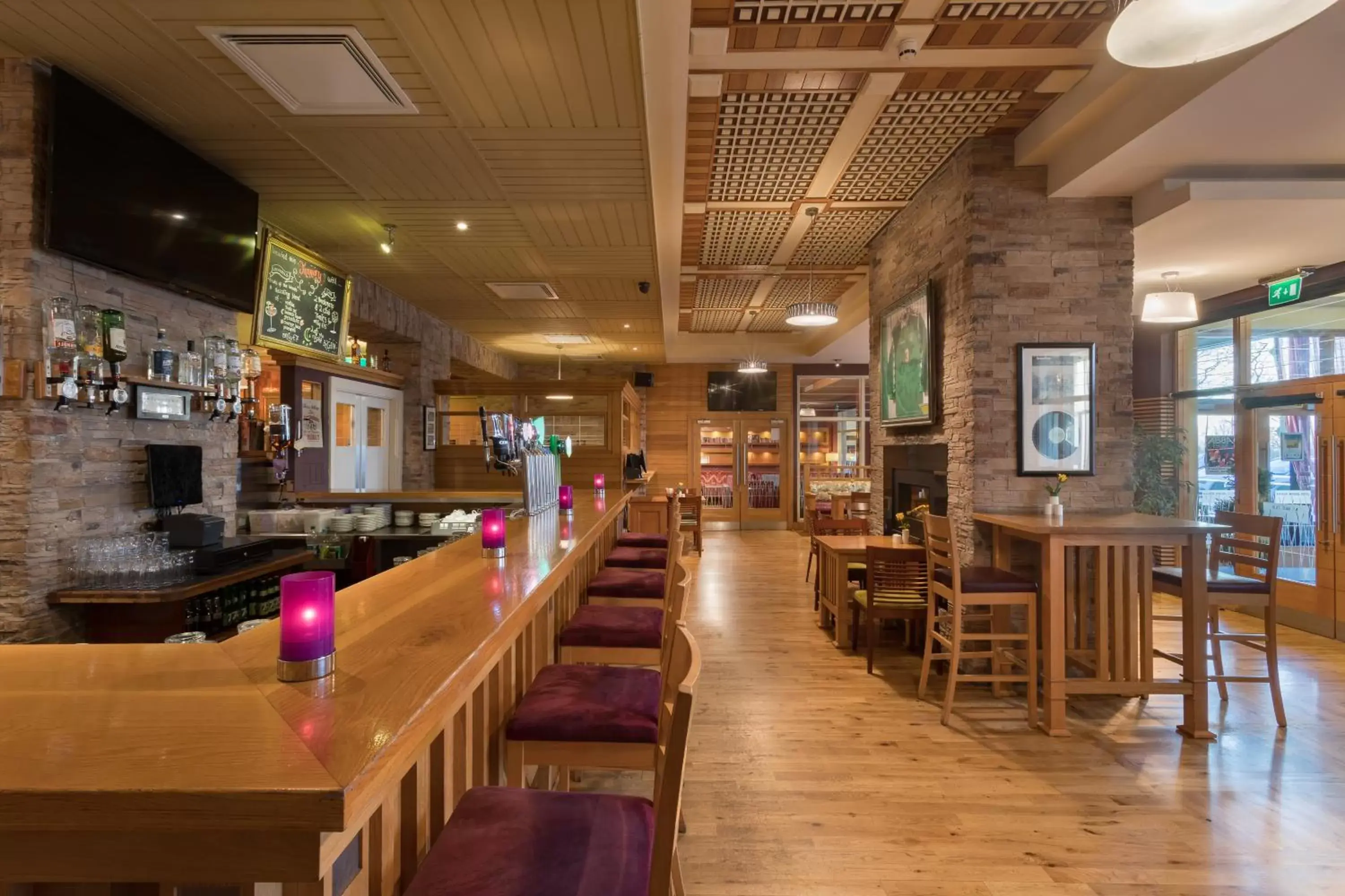 Restaurant/places to eat, Lounge/Bar in Raheen Woods Hotel