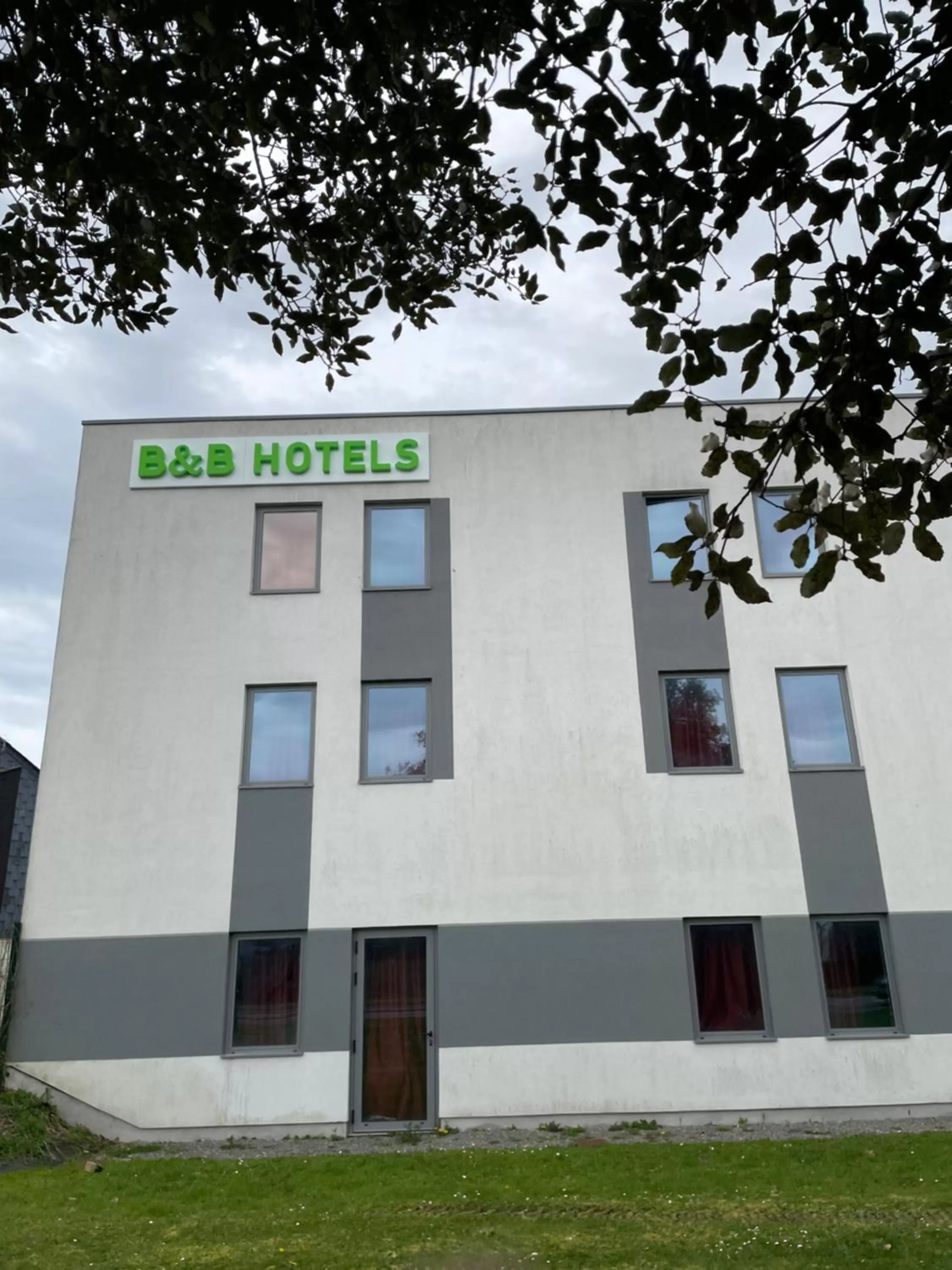 Property building in B&B HOTEL Laval Ouest