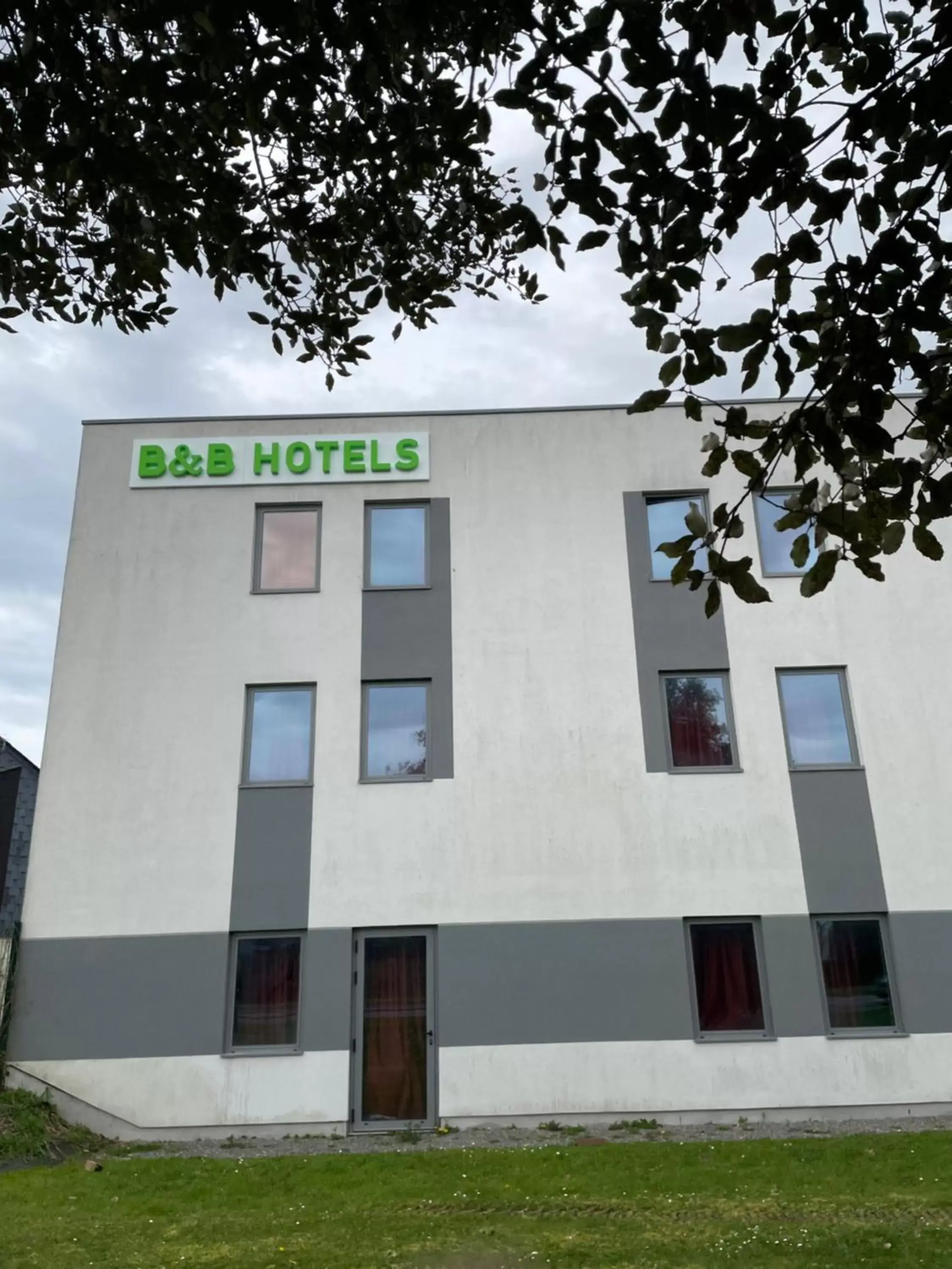 Property Building in B&B HOTEL Laval Ouest