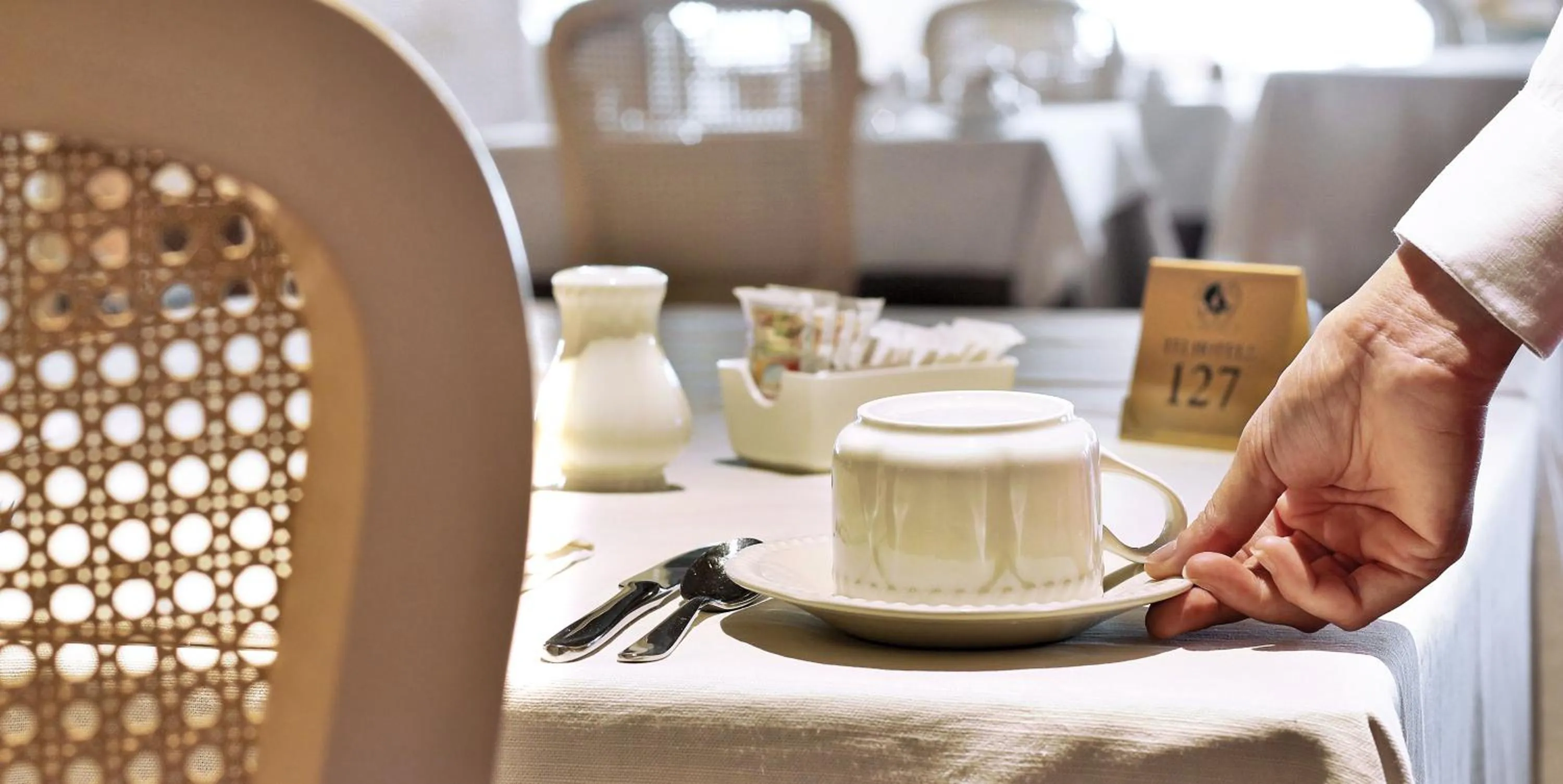 Buffet breakfast in Colonna Park Hotel