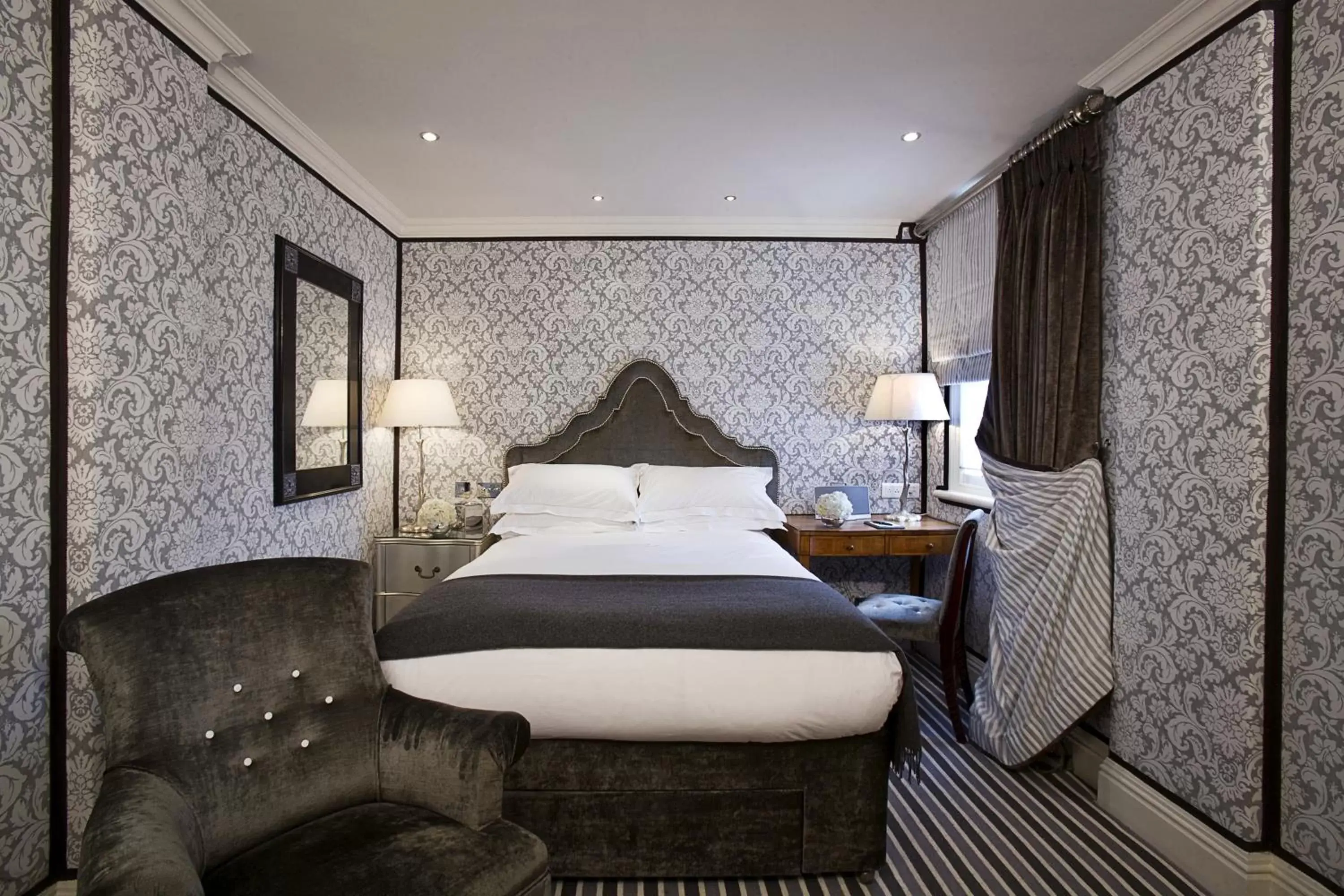 Photo of the whole room, Bed in Milestone Hotel Kensington