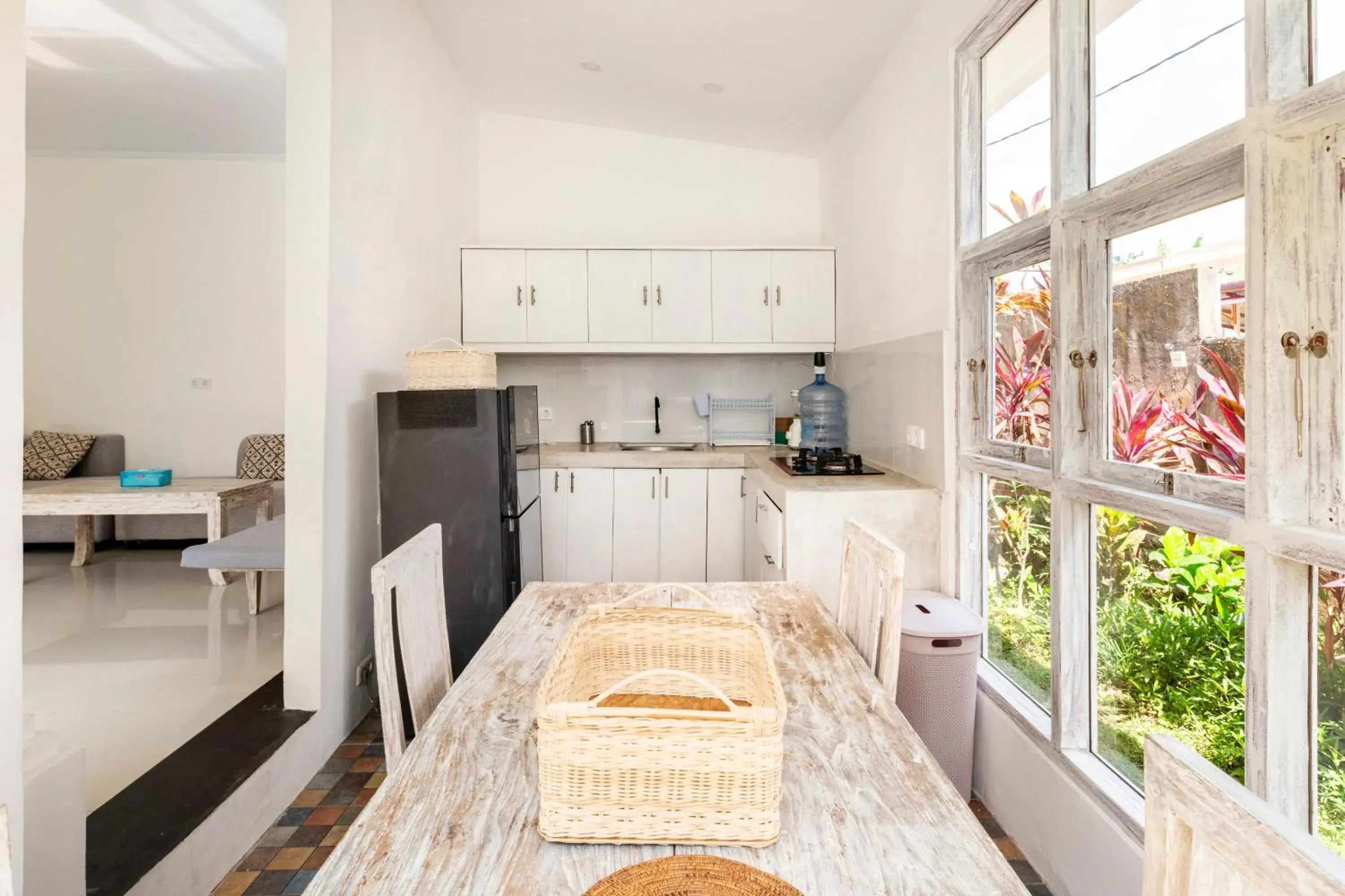 Dining area, Kitchen/Kitchenette in Villa Sonia Bisma