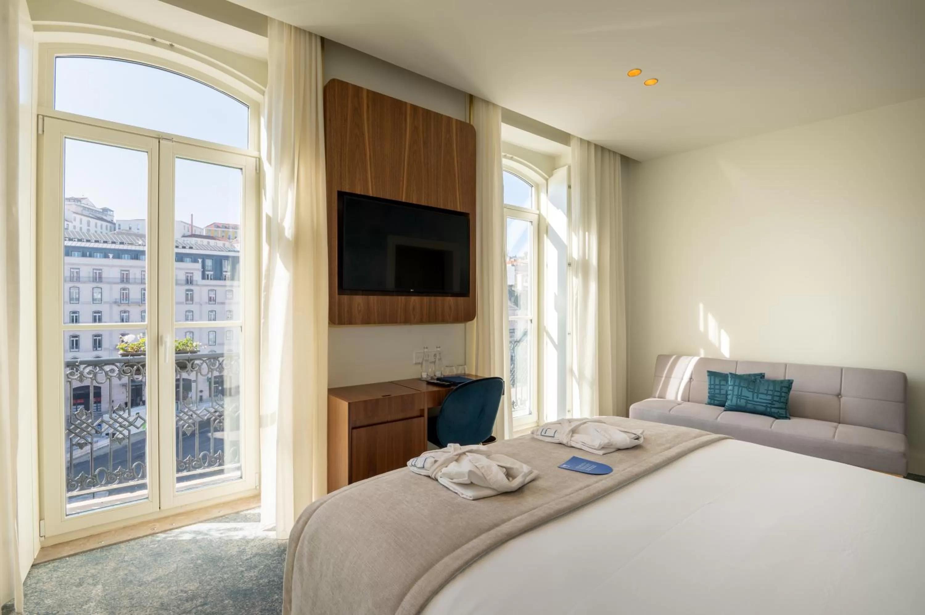 Bedroom, Bed in Blue Liberdade Hotel