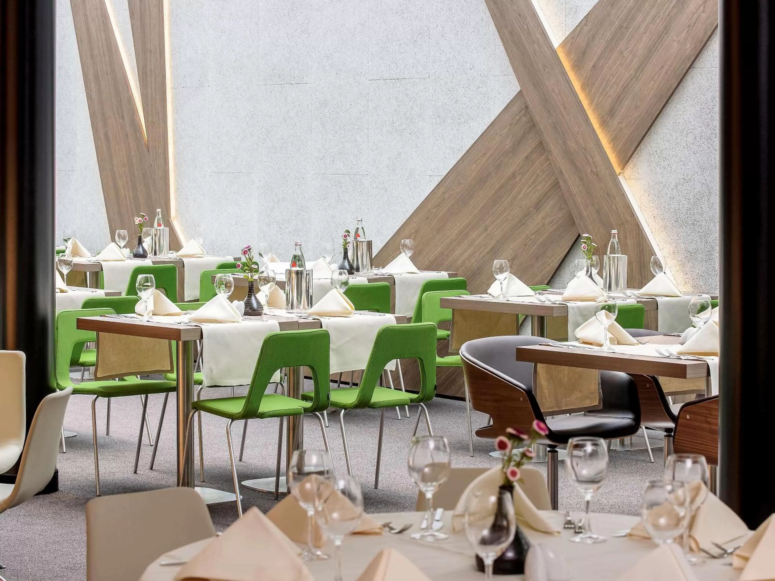 Restaurant/places to eat in Novotel Hannover