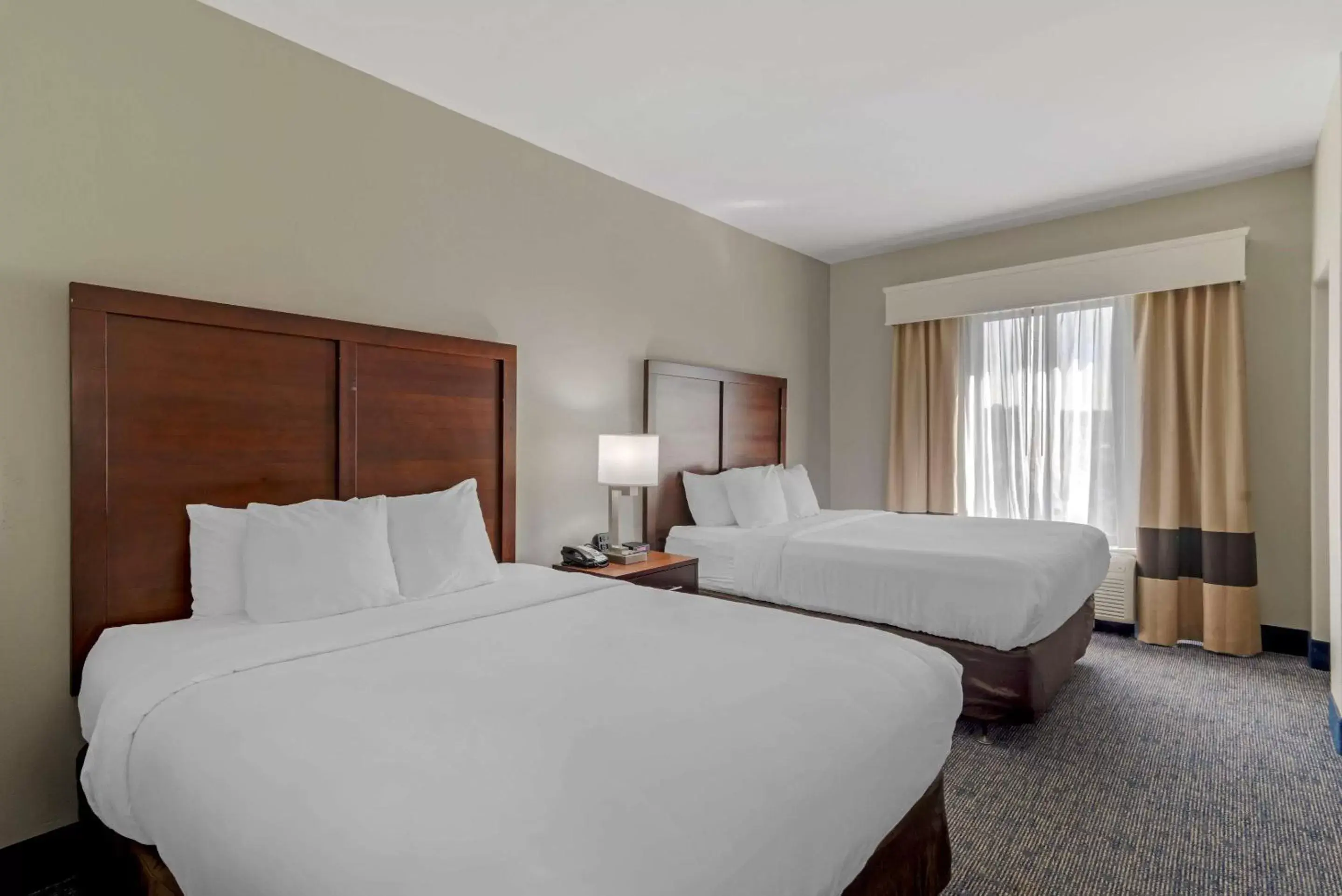 Bedroom, Bed in Comfort Suites Stockbridge Atlanta South