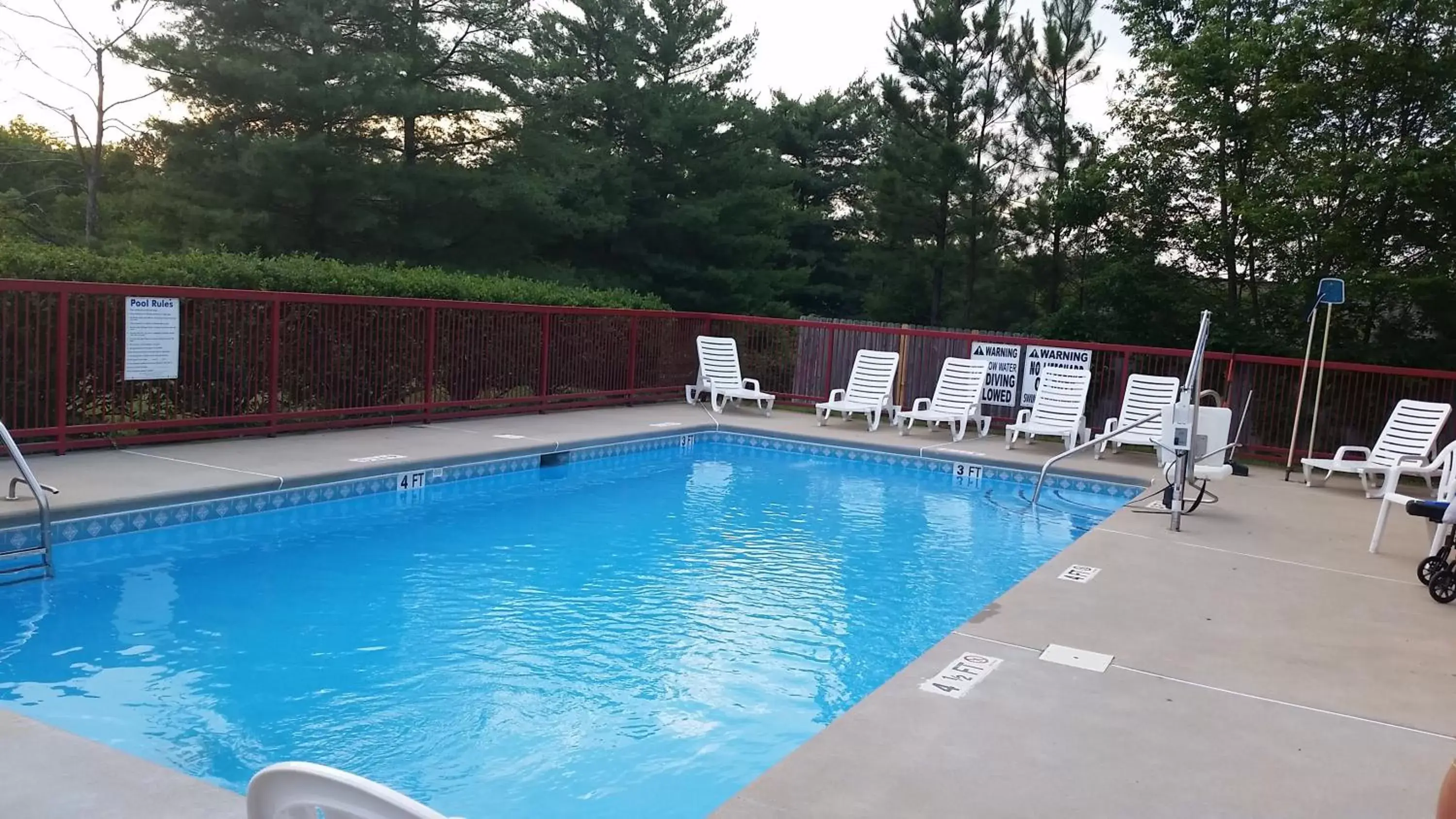 Activities, Swimming Pool in Days Inn by Wyndham Mauldin/Greenville