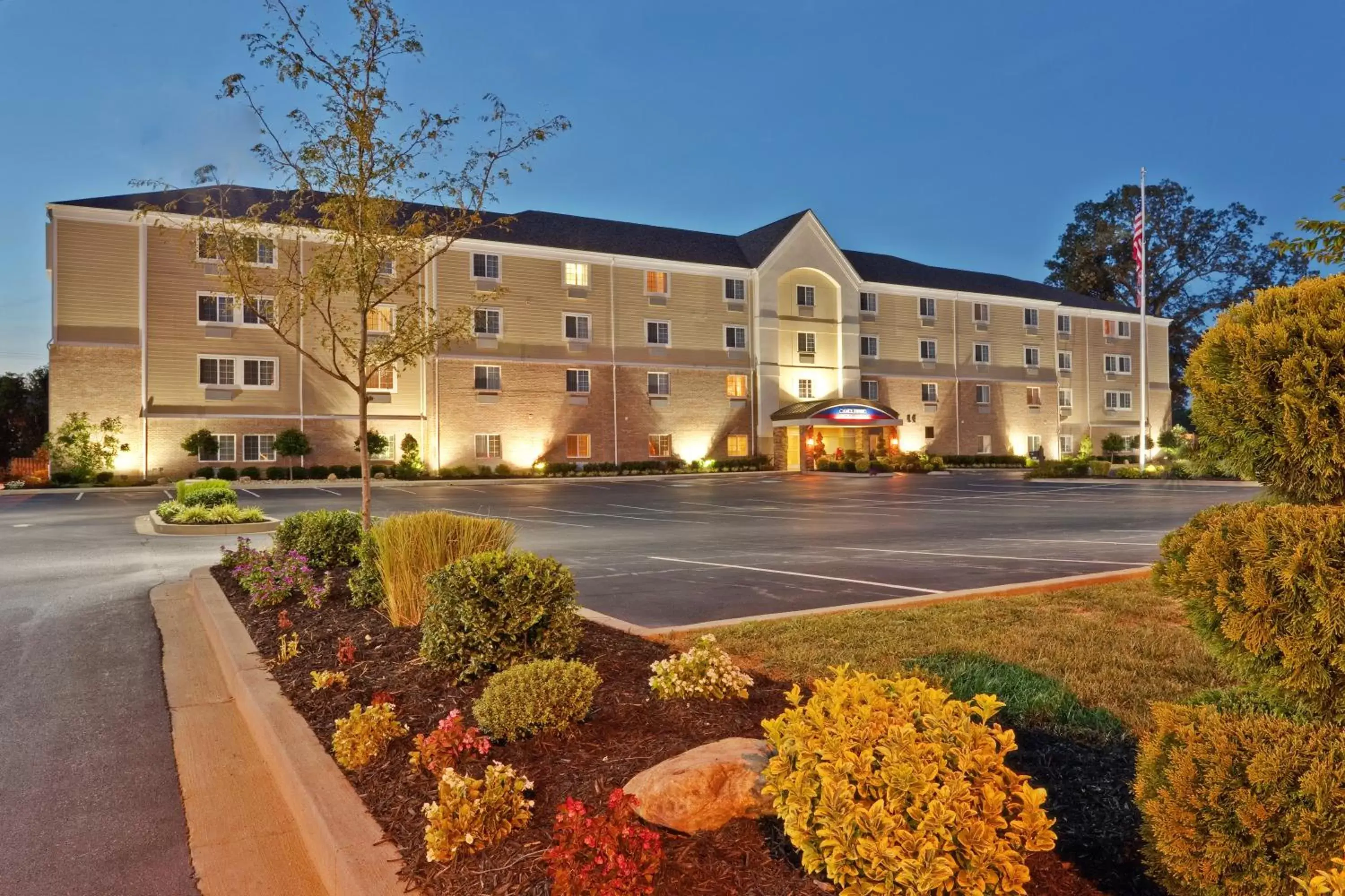 Property Building in Candlewood Suites Bowling Green, an IHG Hotel