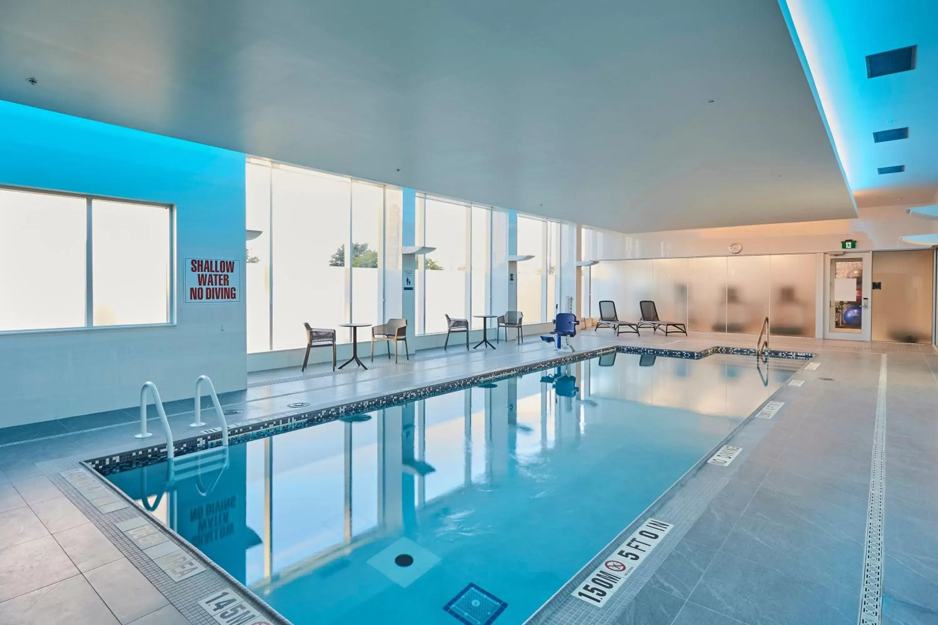 Swimming Pool in Hyatt Place Toronto/Mississauga Centre