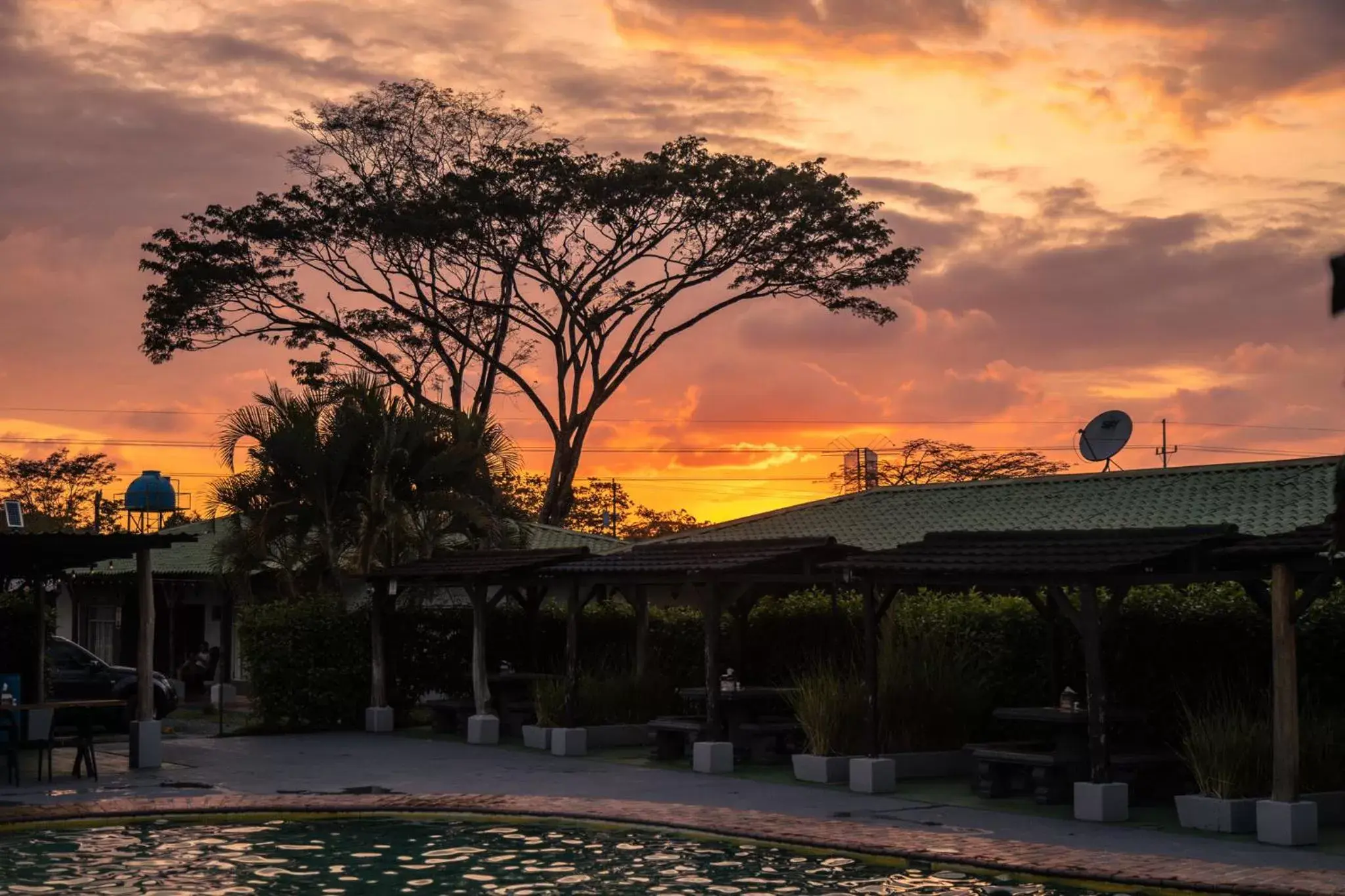 Swimming pool, Sunrise/Sunset in Hotel El Rancho