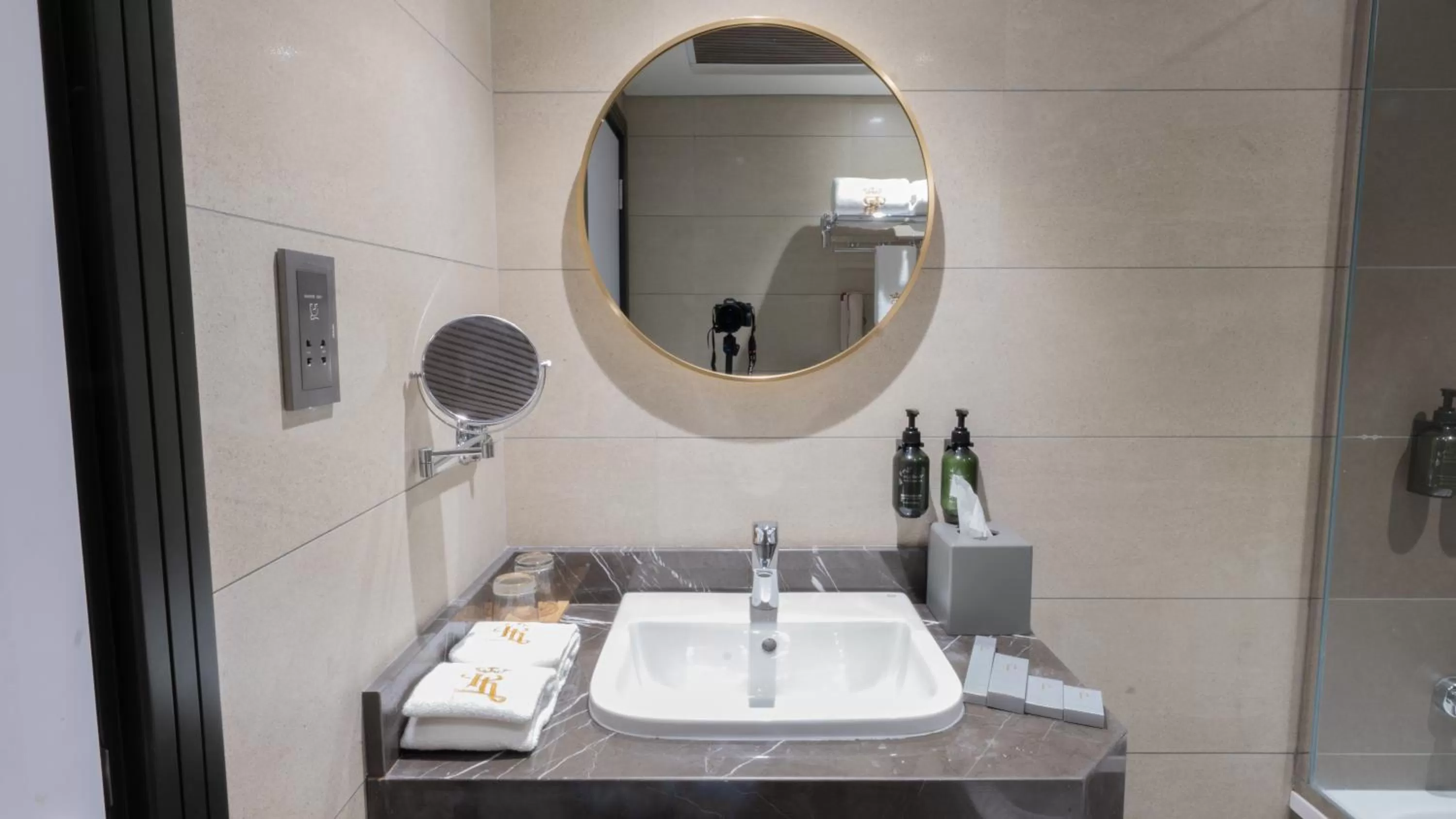 Bathroom in President Hotel