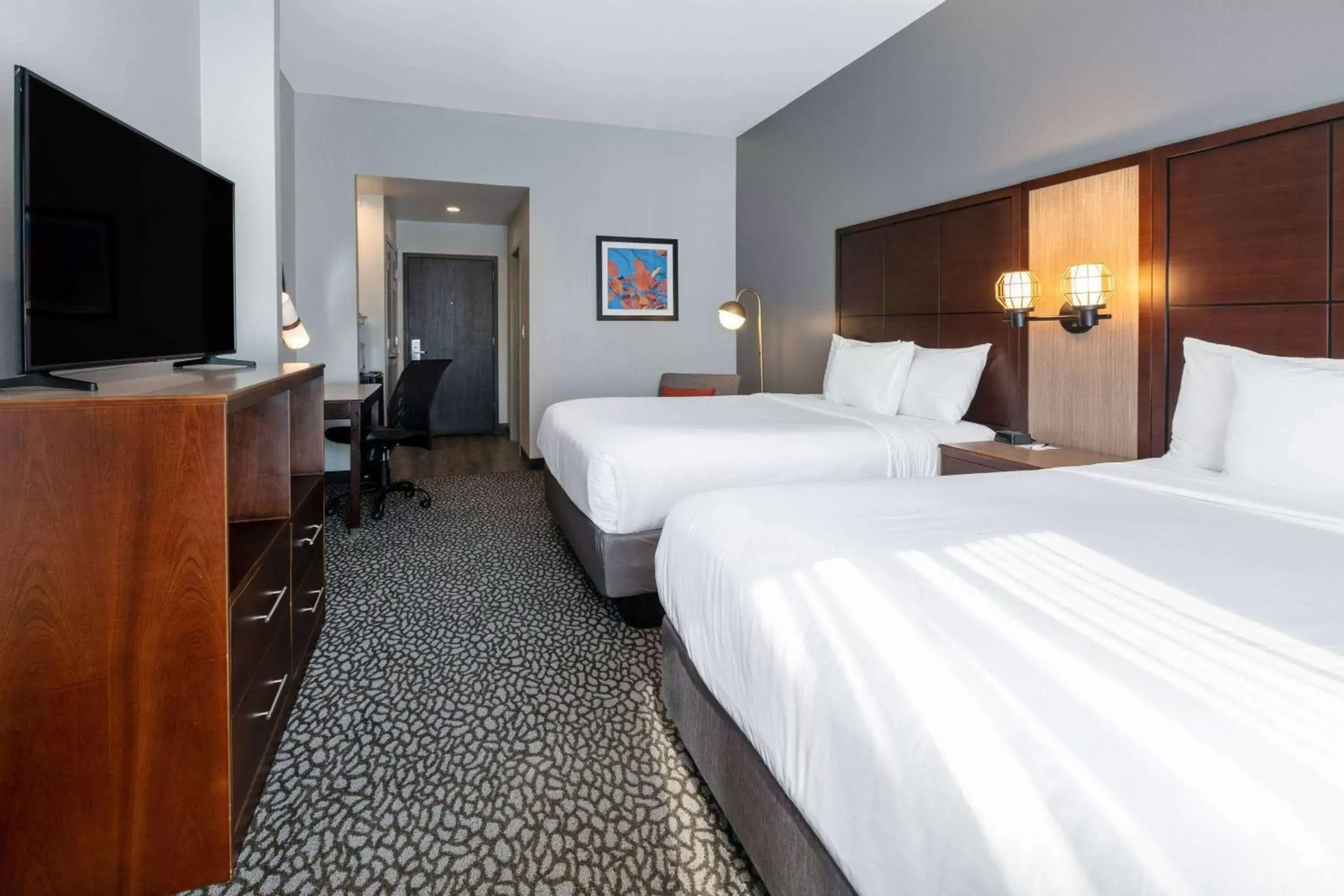 Photo of the whole room, Bed in Wingate by Wyndham - DFW North