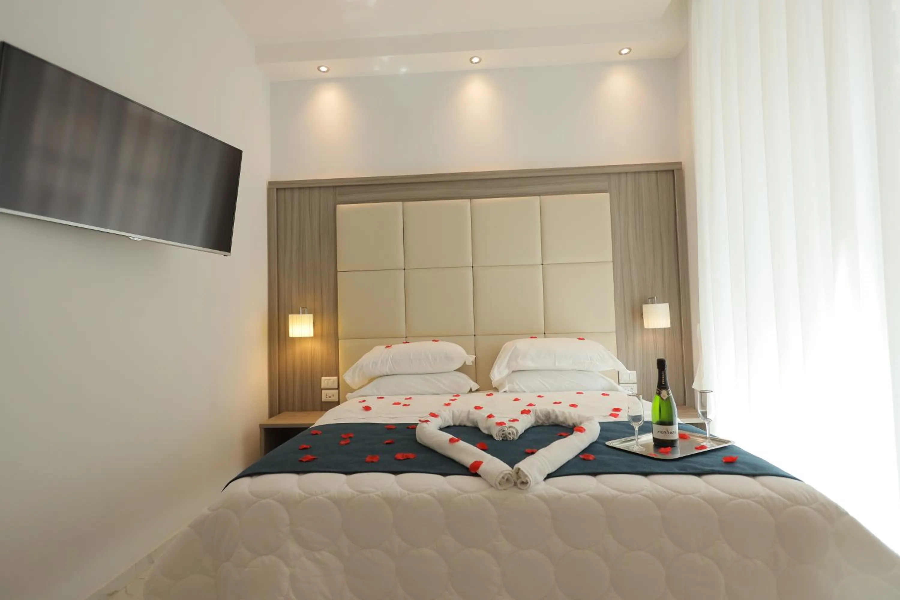 Bedroom, Bed in Hotel Garibaldi