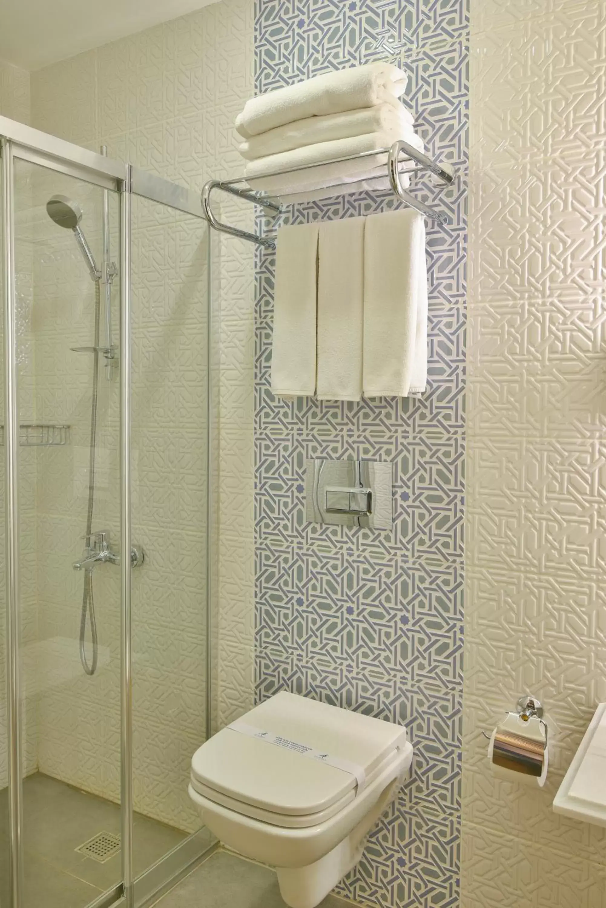 Bathroom in Istanbul Life Hotel