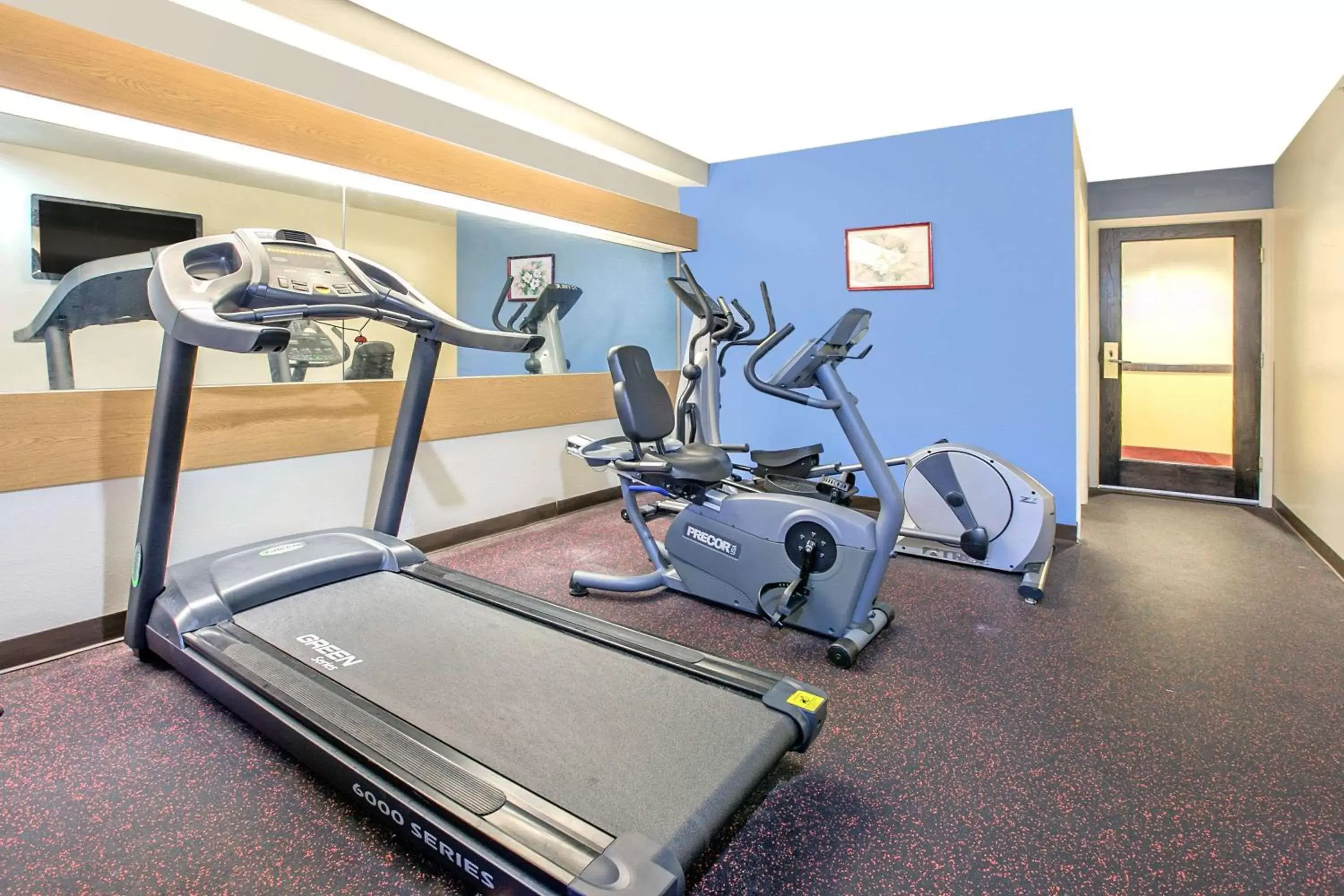 Fitness centre/facilities, Fitness Center/Facilities in Quality Inn