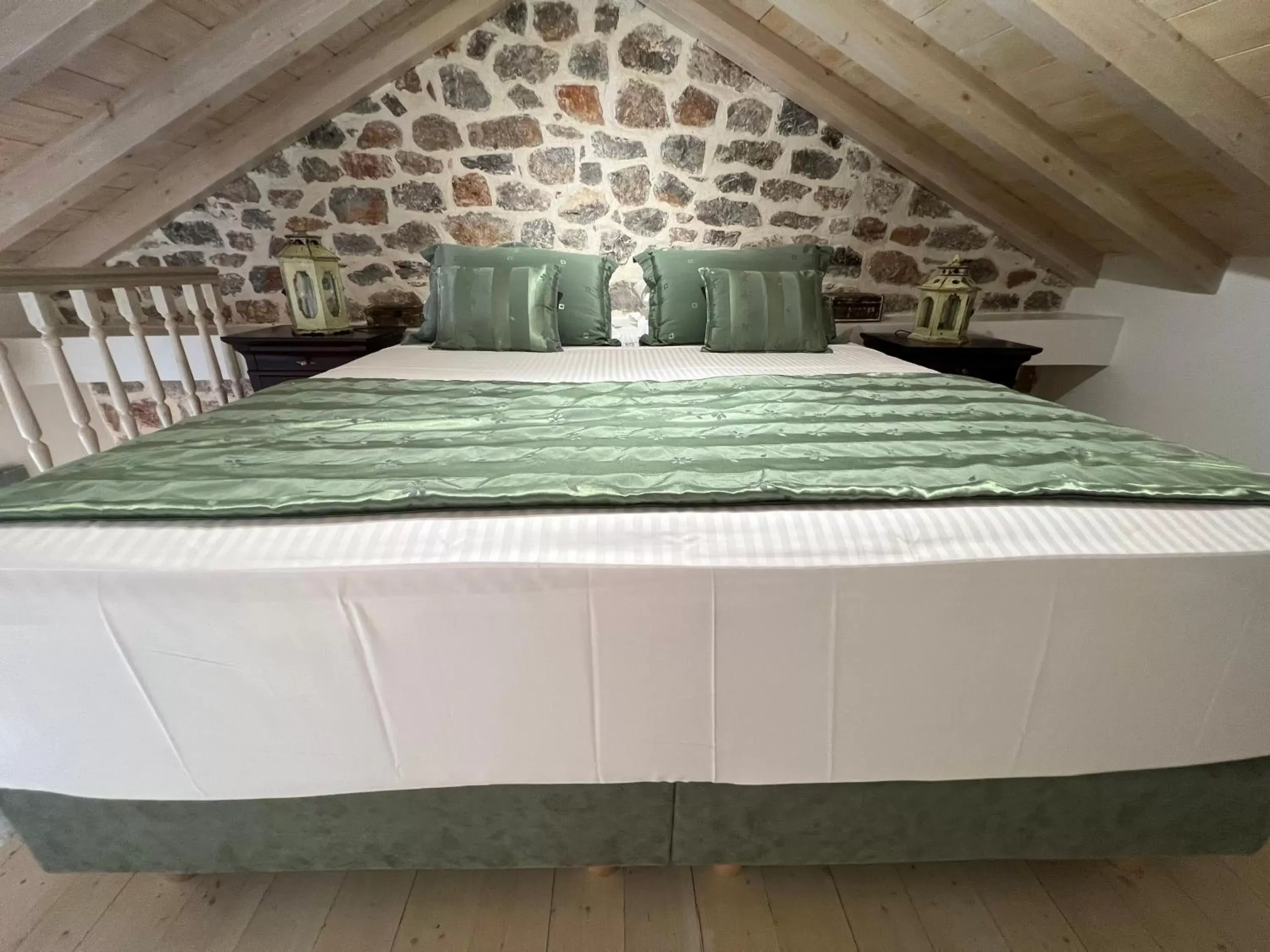 Bedroom, Bed in PortaDelMare deluxe suites