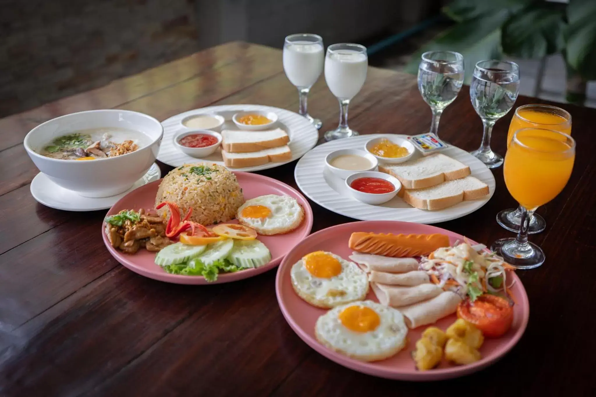 Food and drinks in Golden Jade Suvarnabhumi