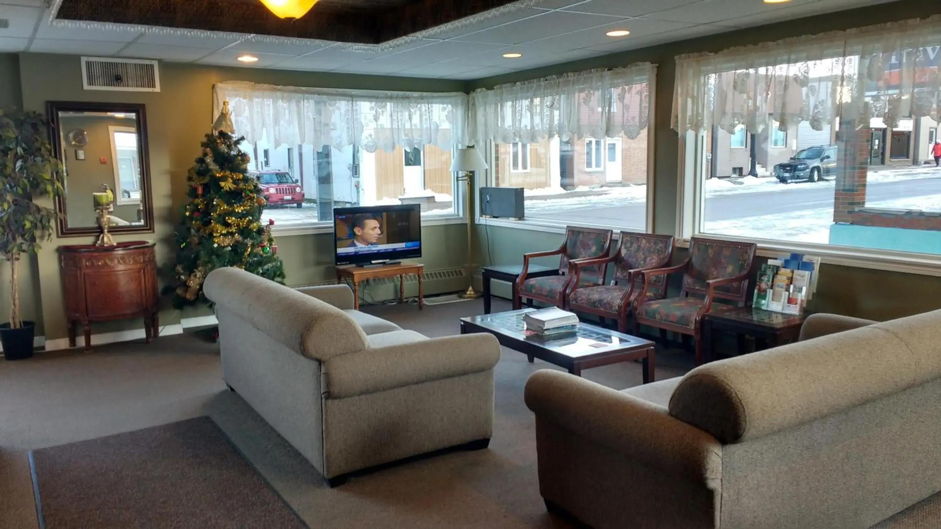 Seating Area in Travel Inn Hearst