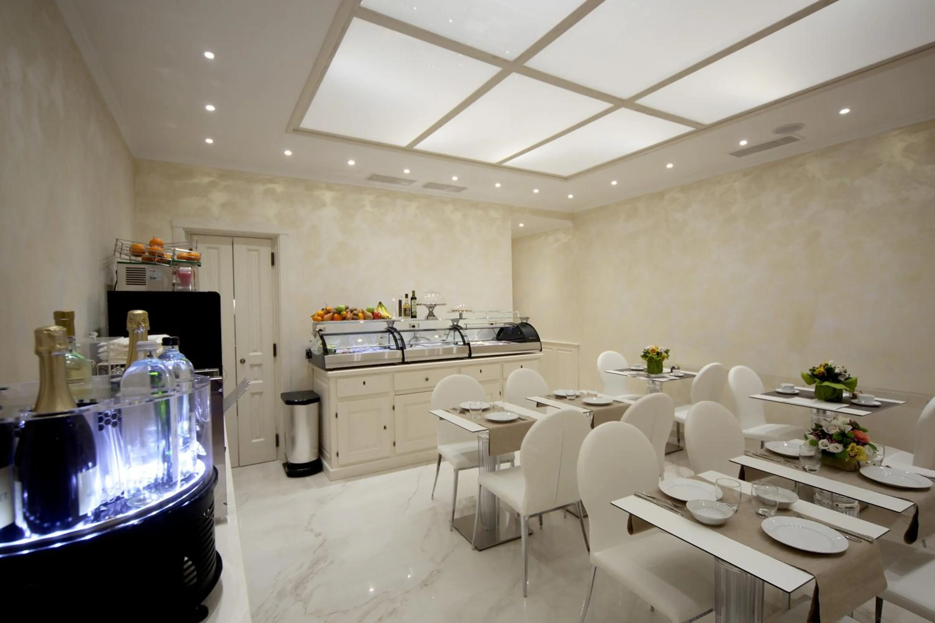 Communal lounge/ TV room in Maison Tritone