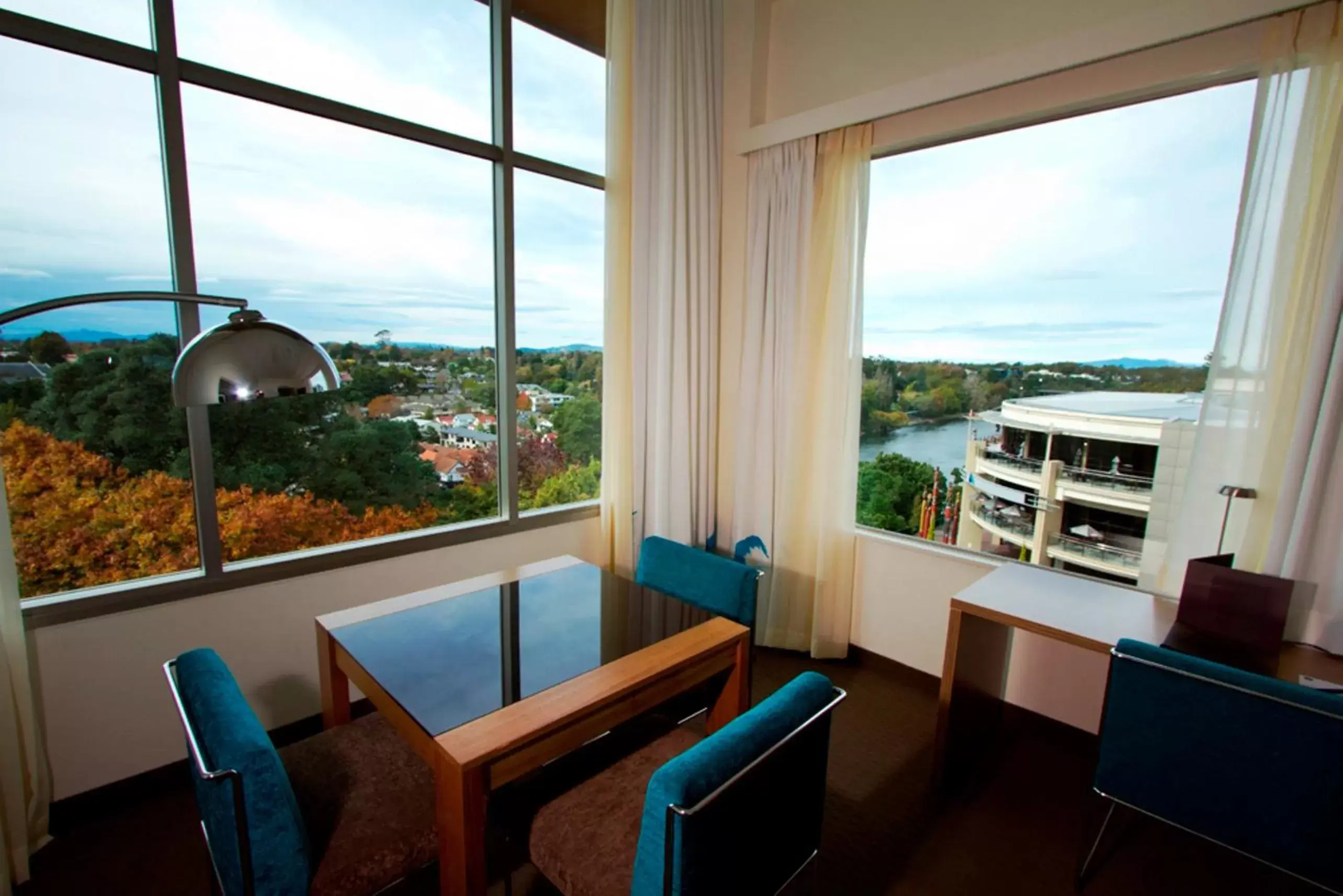 Shower, Mountain View in Novotel Tainui Hamilton