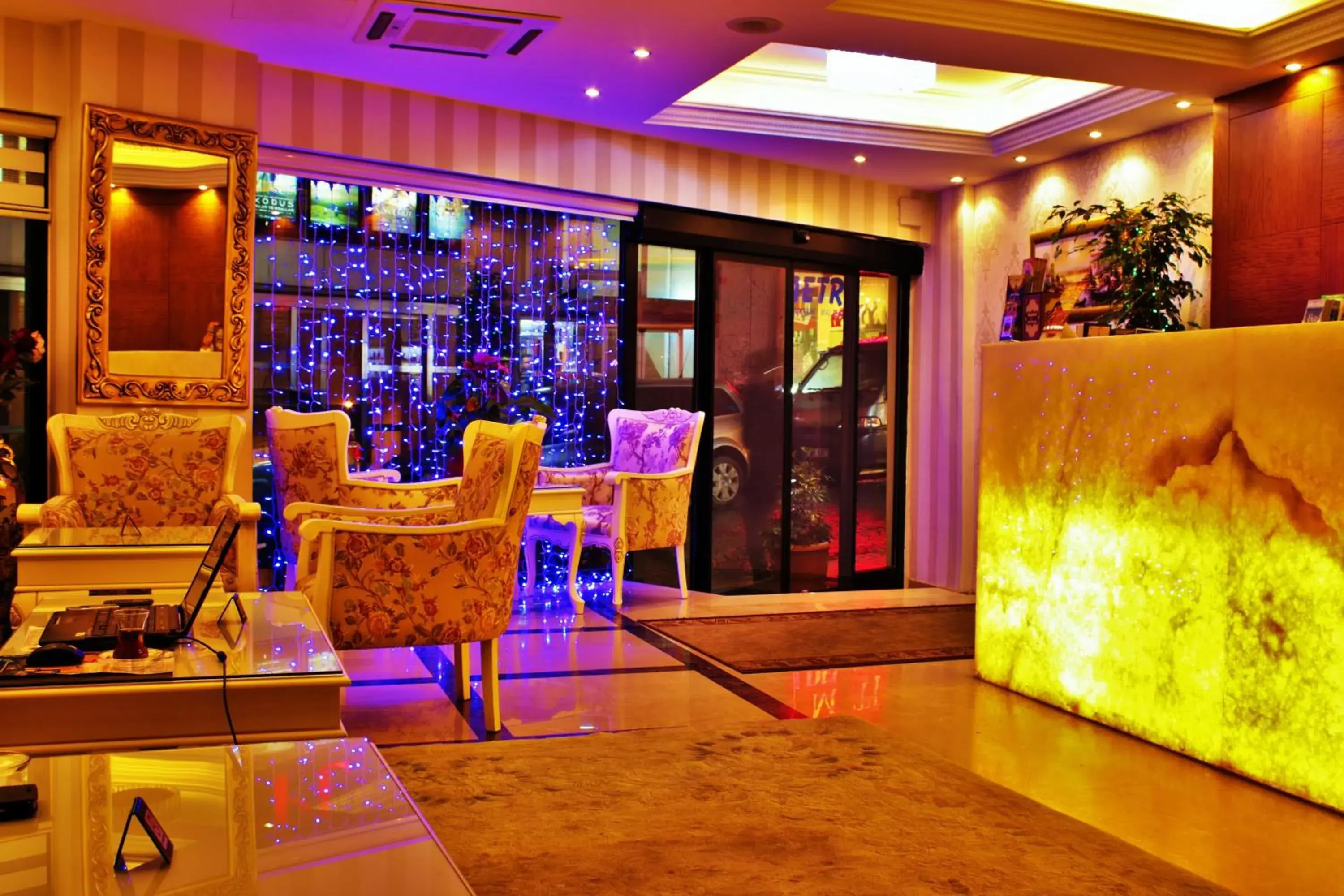Lobby or reception in Sultanahmet Newport Hotel