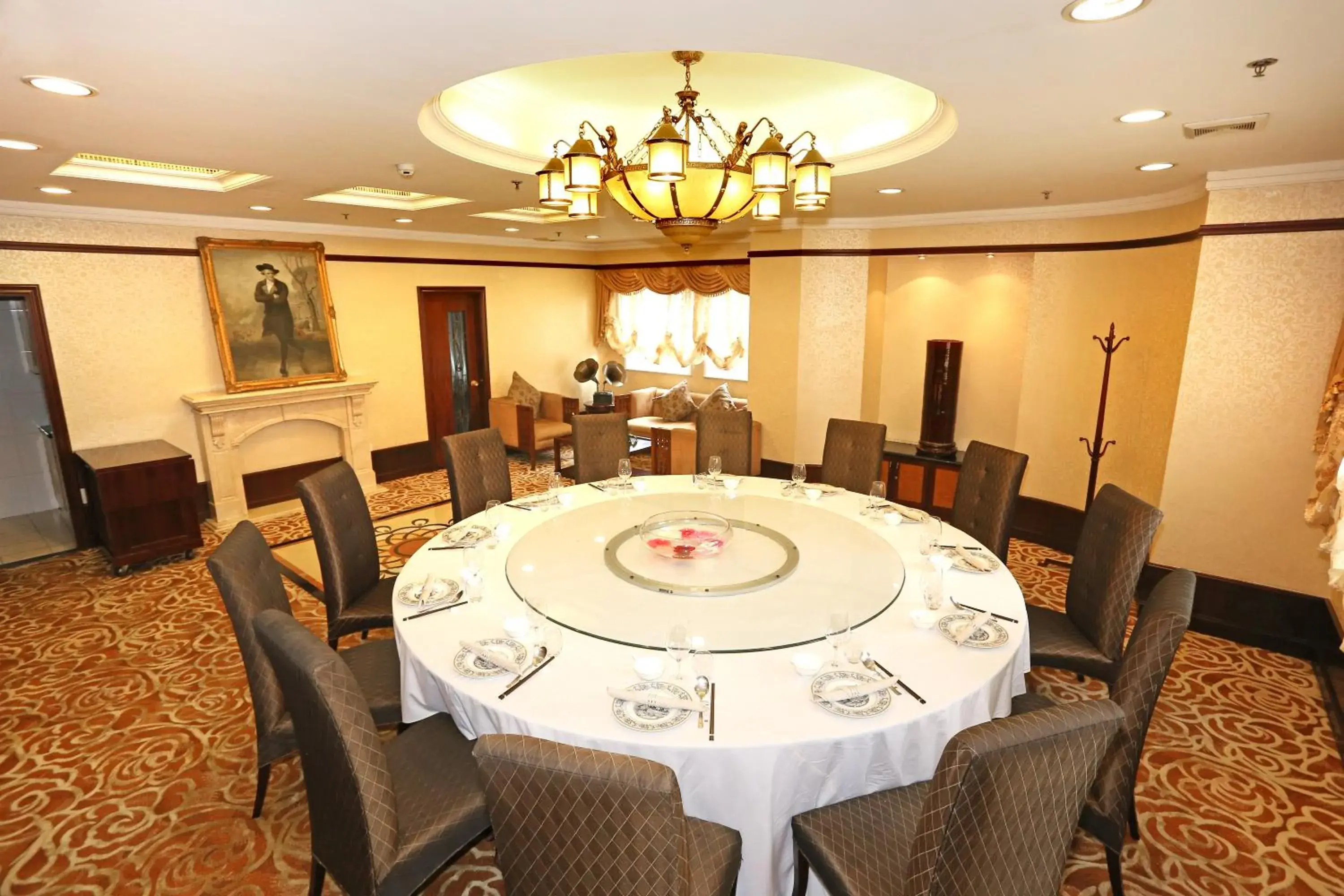 Restaurant/Places to Eat in Grand Palace Hotel（Grand Hotel Management Group）