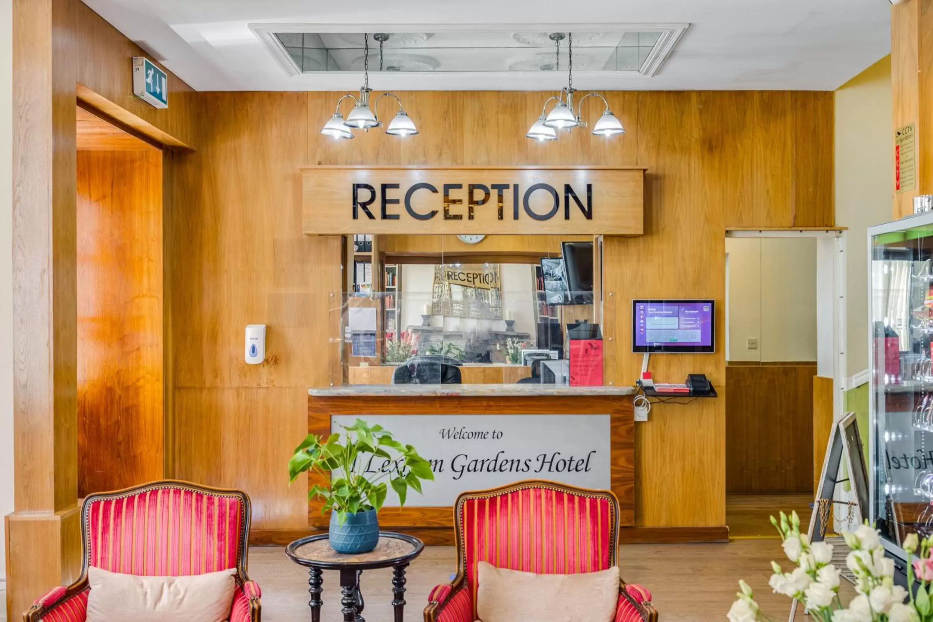 Lobby or reception, Lobby/Reception in 1 Lexham Gardens Hotel