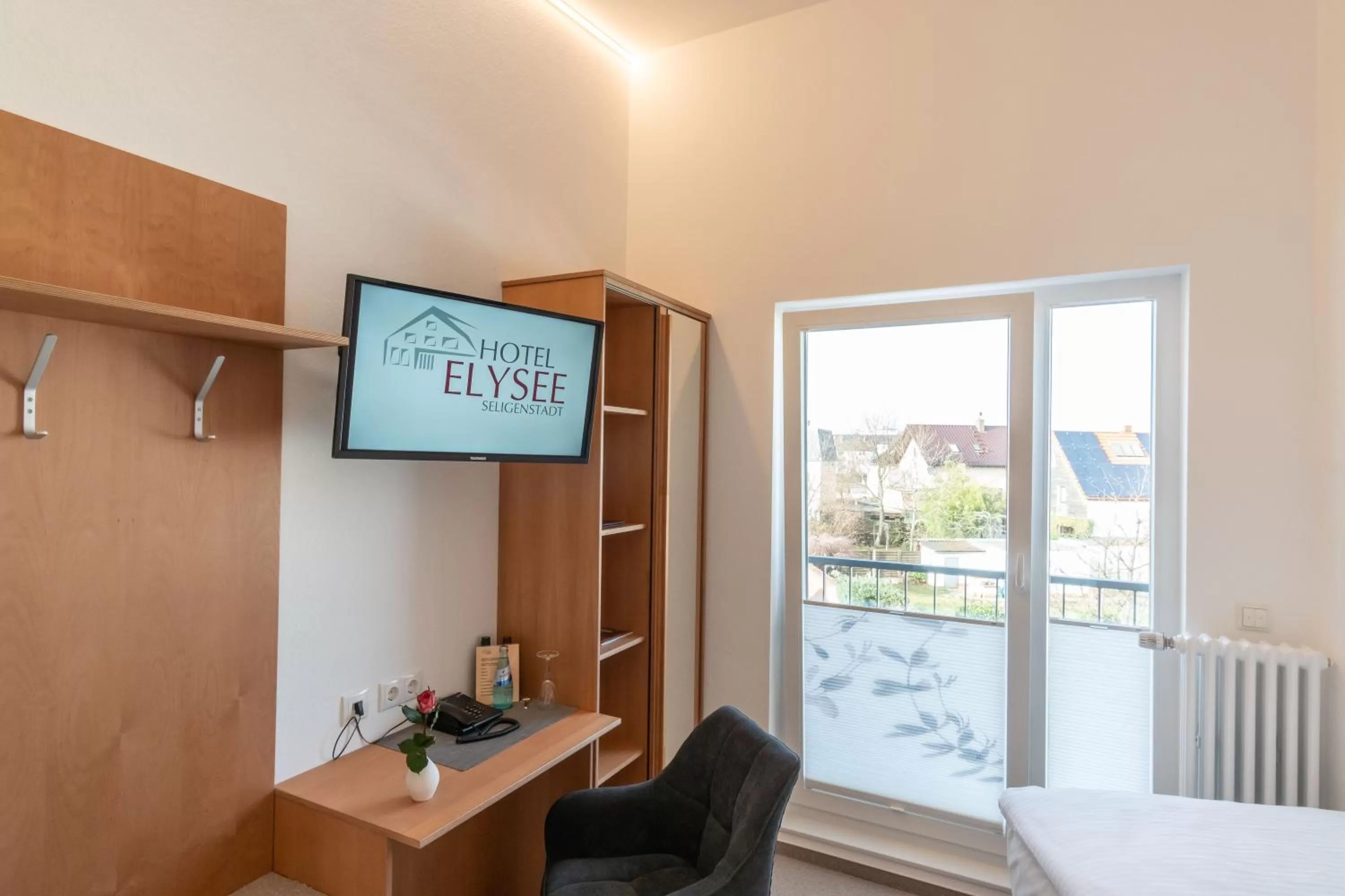 Staff, Bed in Hotel Elysee