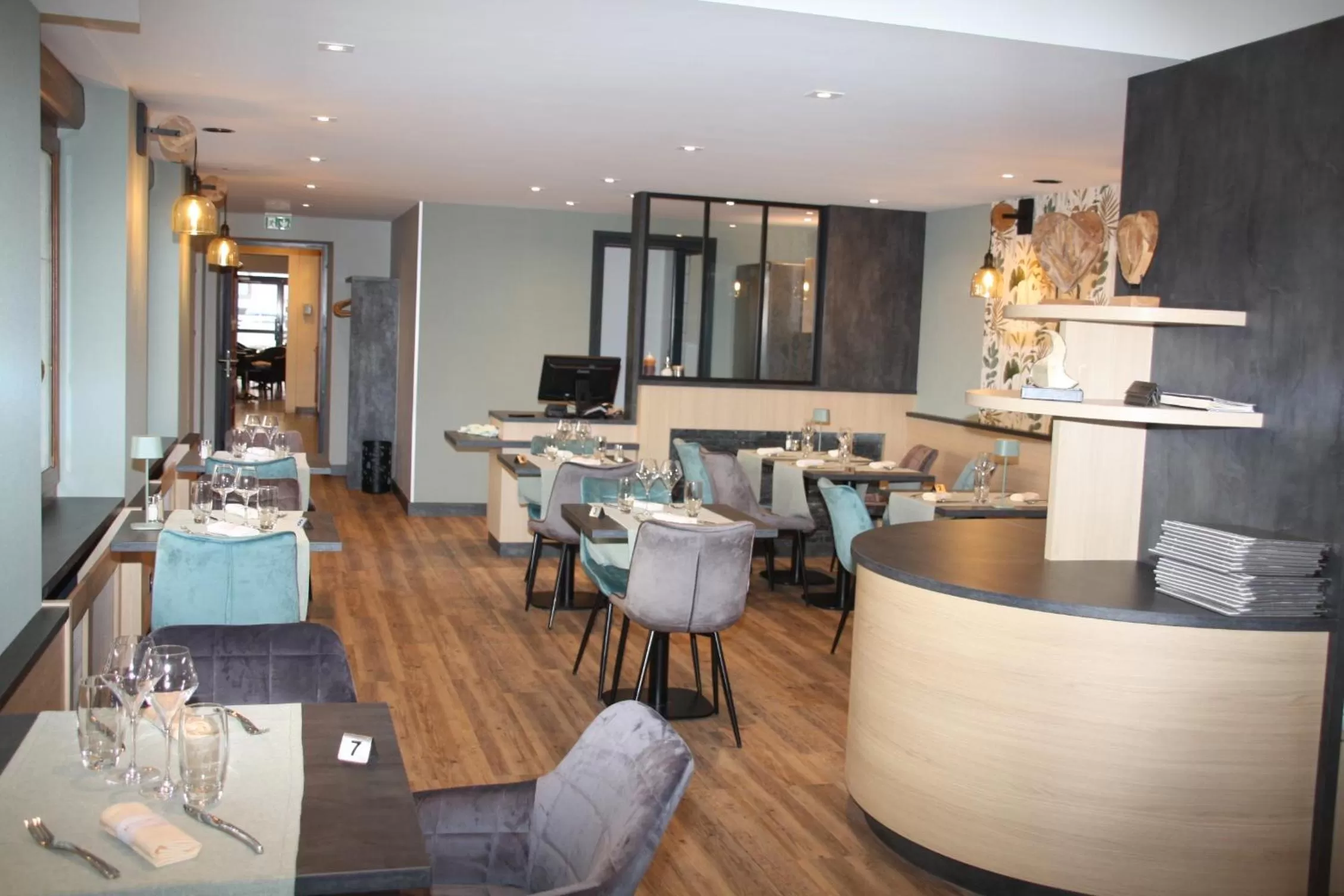 Restaurant/places to eat in Logis Hôtel- Restaurant La Renaissance