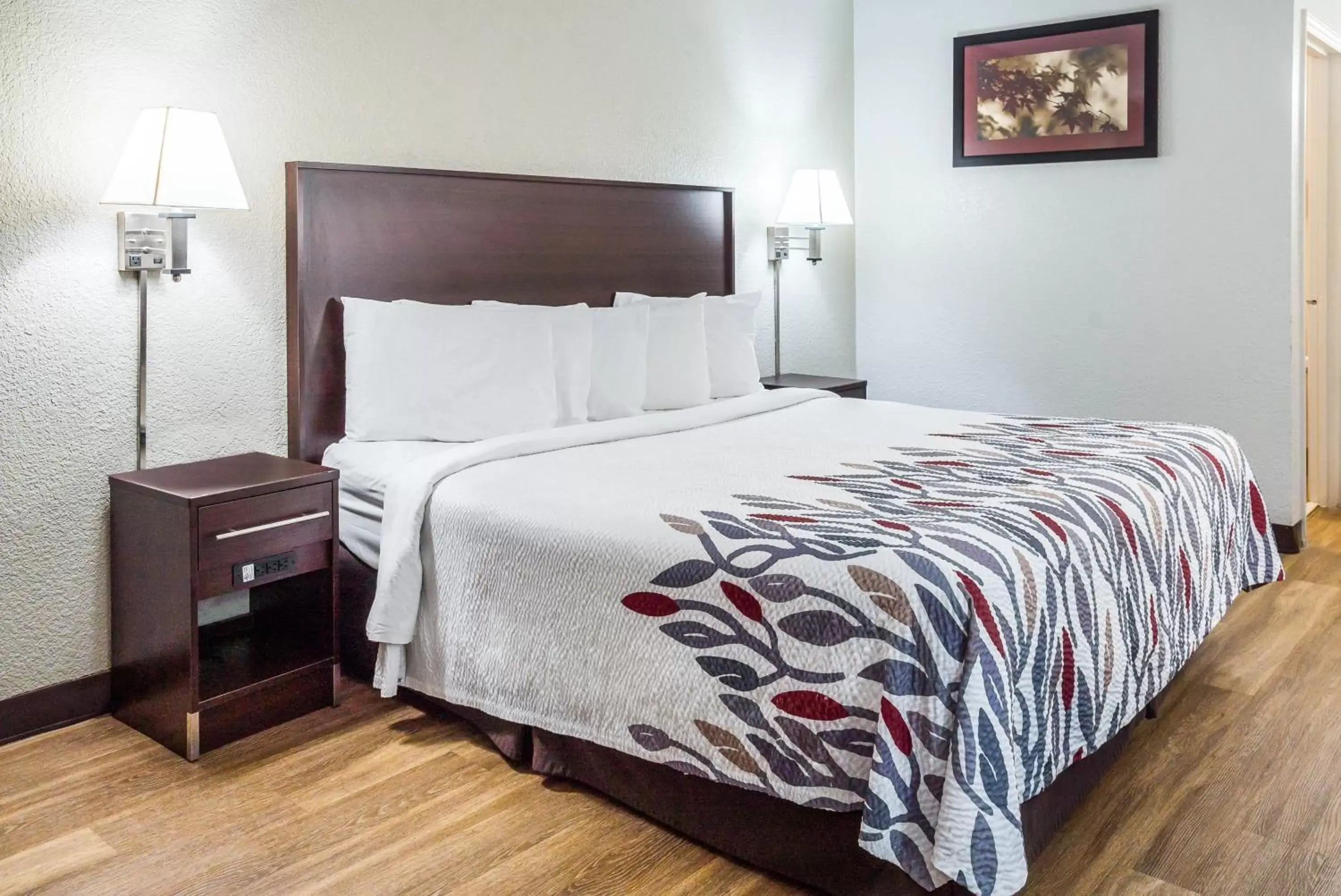 Photo of the whole room, Bed in Red Roof Inn Spartanburg