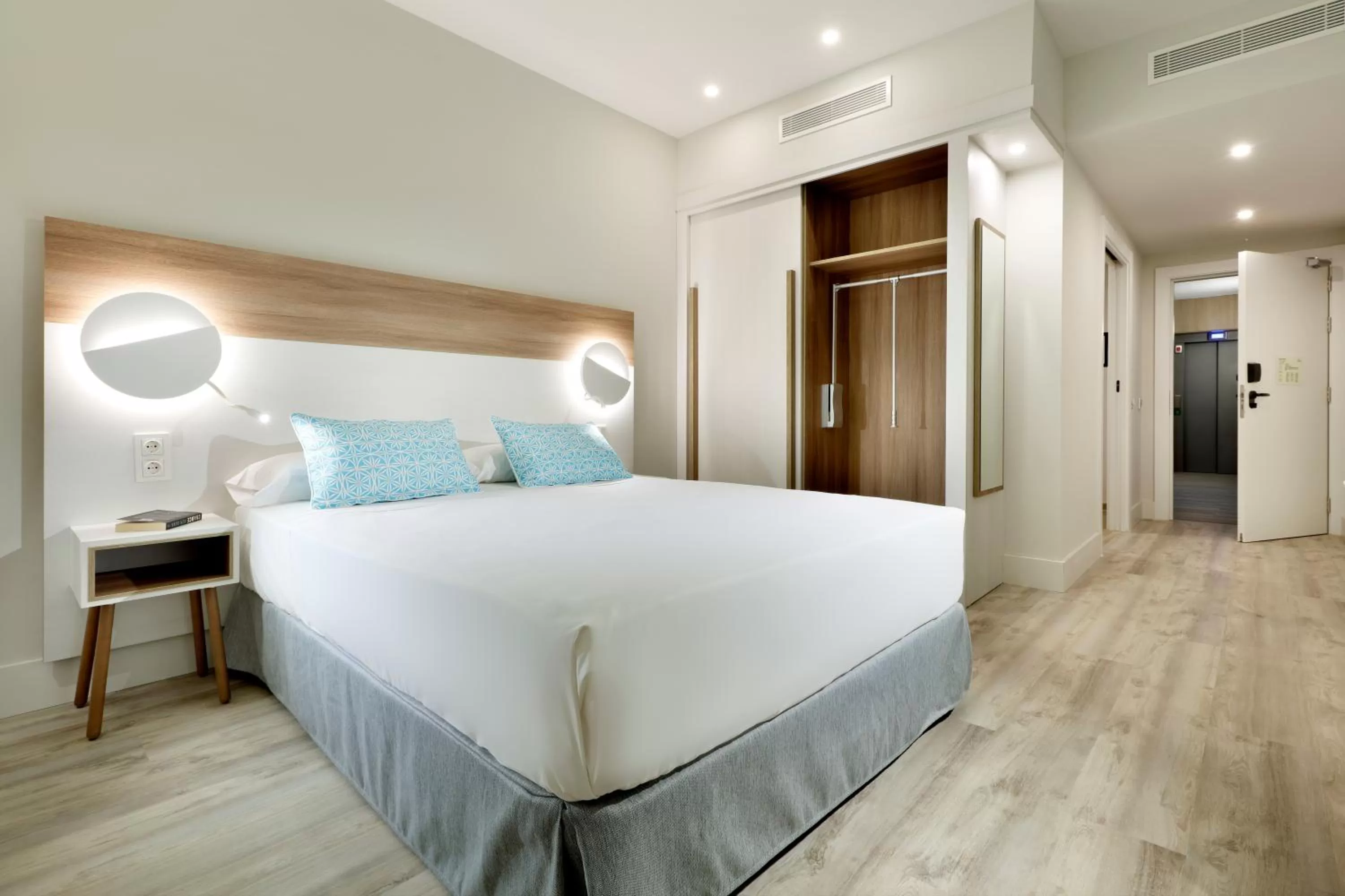 Bed in Hotel Benalma Costa del Sol