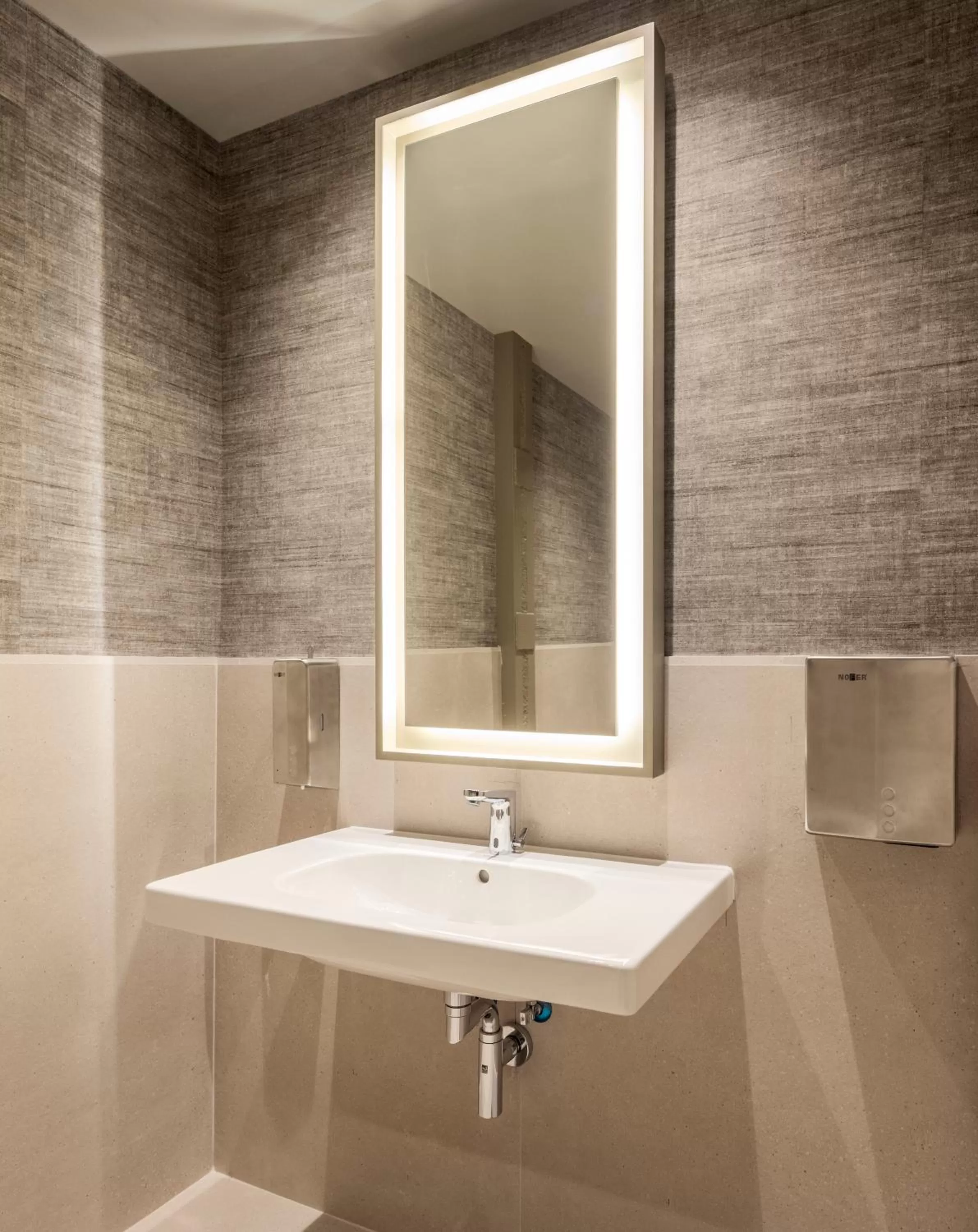 Bathroom in Regente Hotel