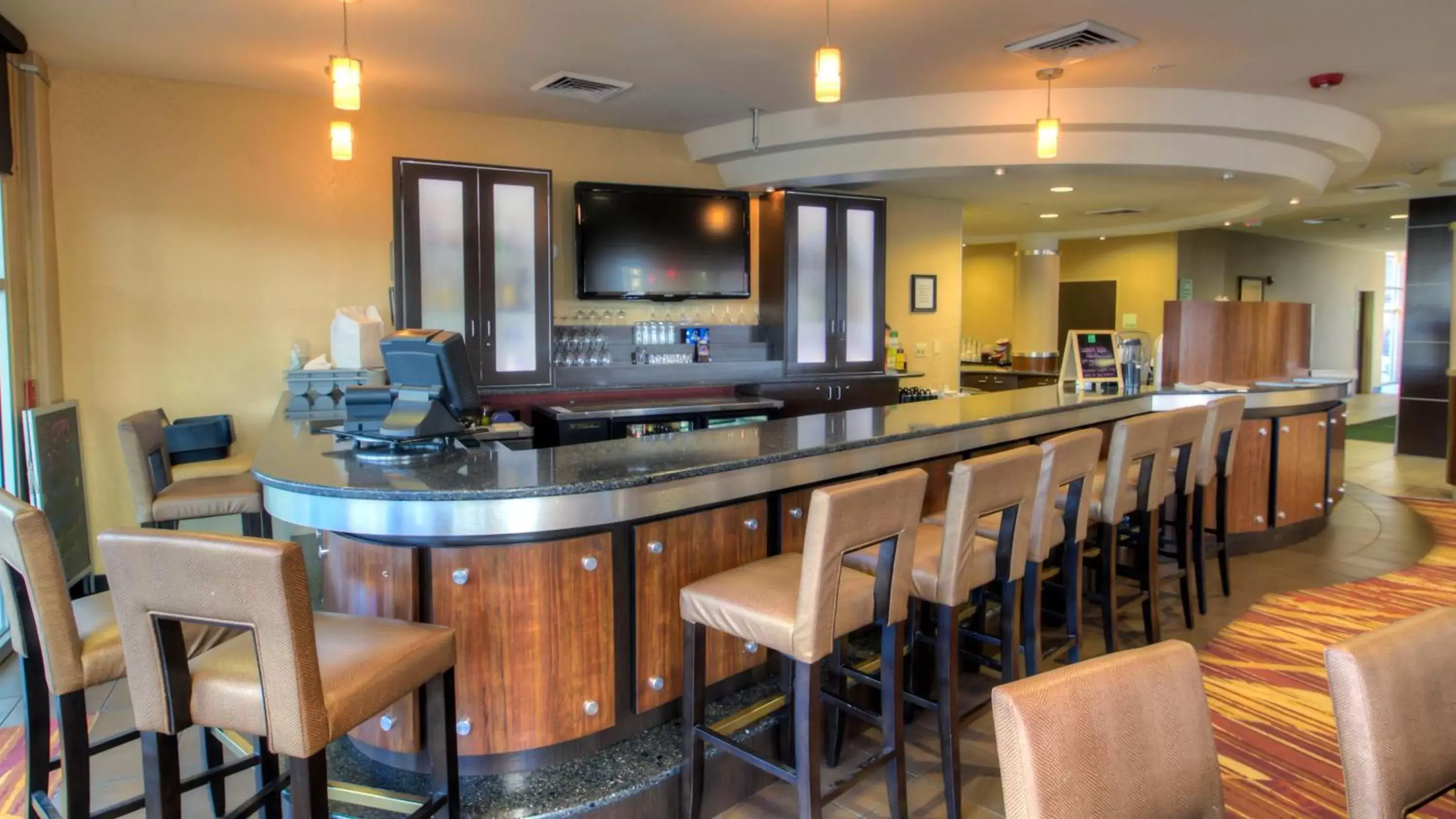 Property building, Lounge/Bar in Holiday Inn Boise Airport, an IHG Hotel