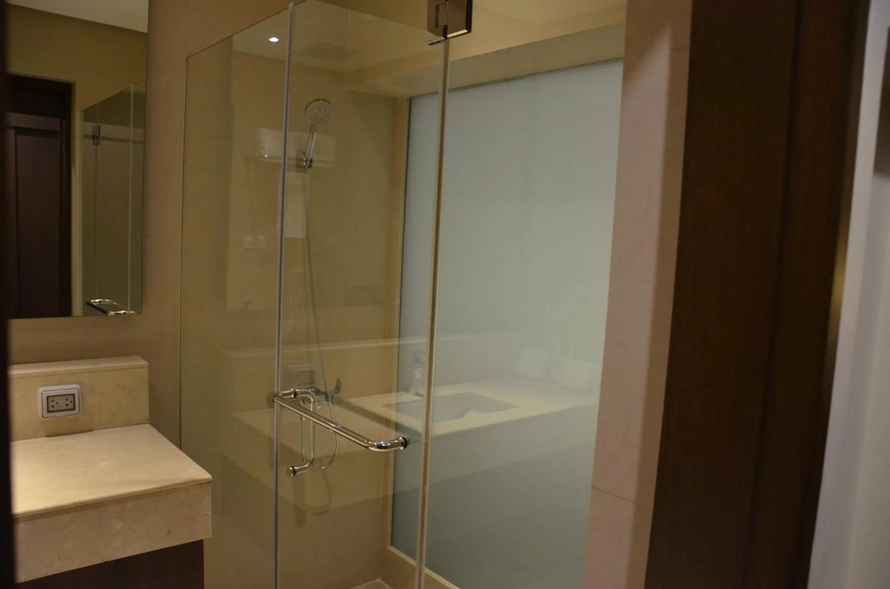 Deluxe Twin Room in Hotel Monticello Tagaytay