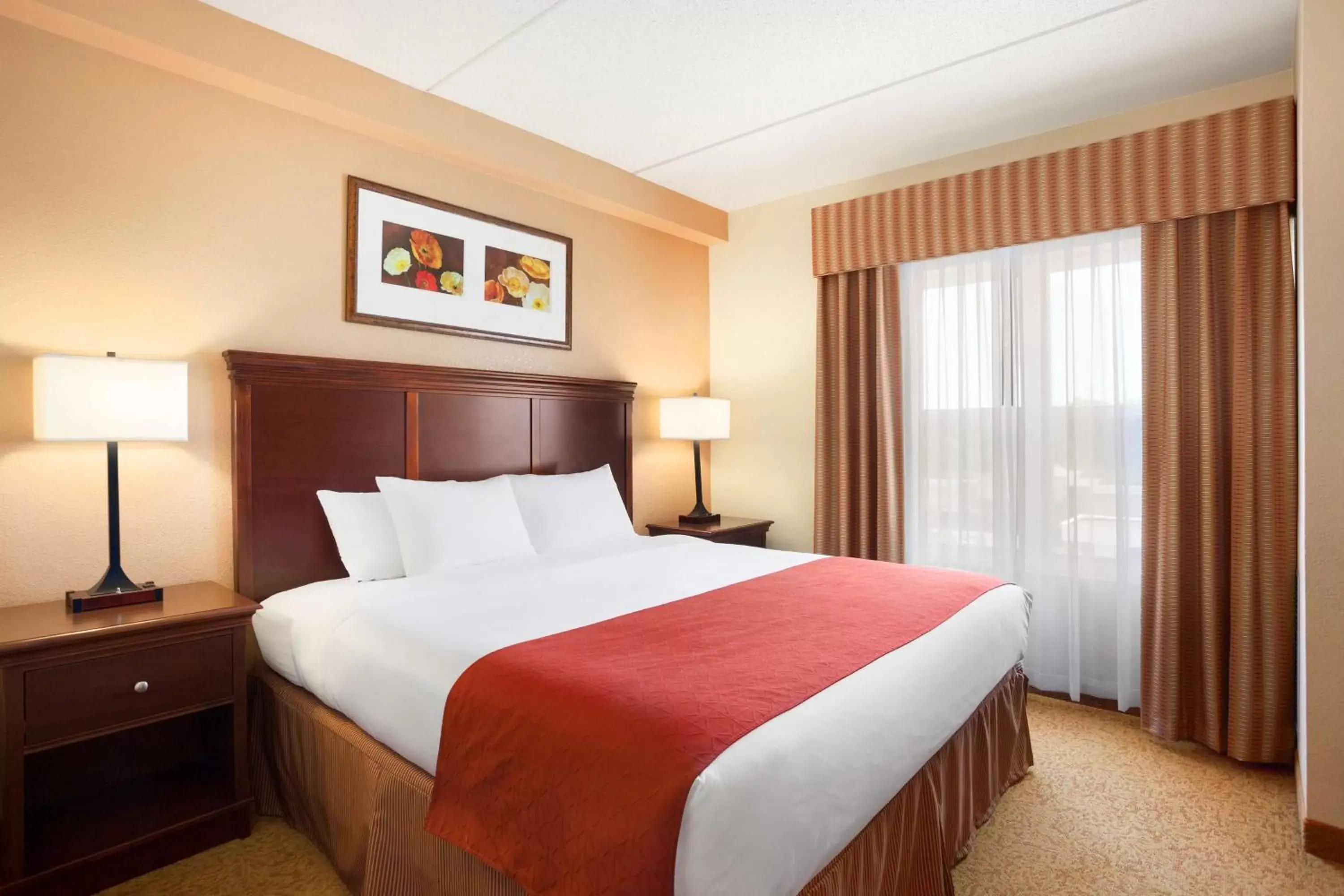 Photo of the whole room, Bed in Country Inn & Suites by Radisson, Lexington Park (Patuxent River Naval Air Station), MD