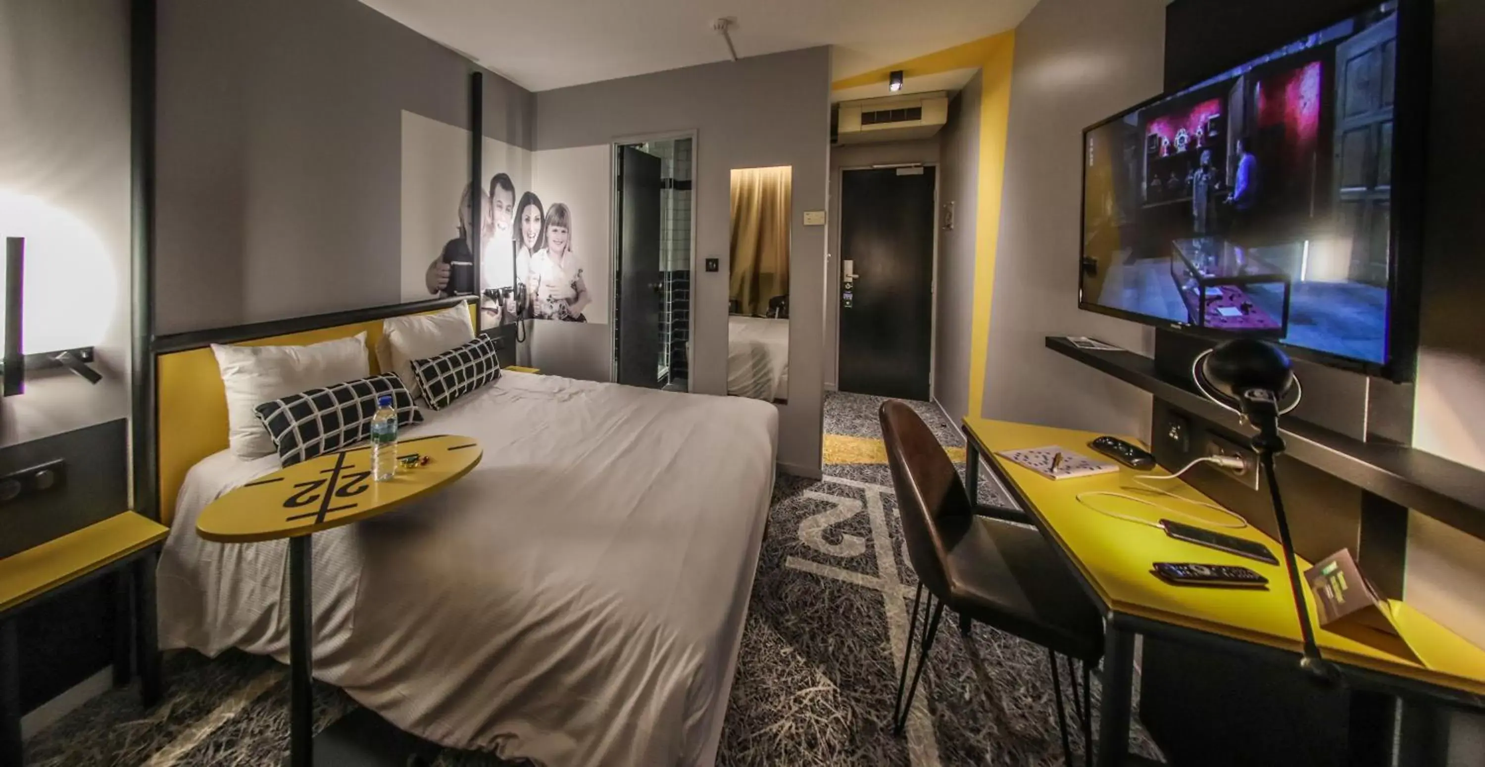 Photo of the whole room, TV/Entertainment Center in Ibis Styles Clermont-Ferrand République