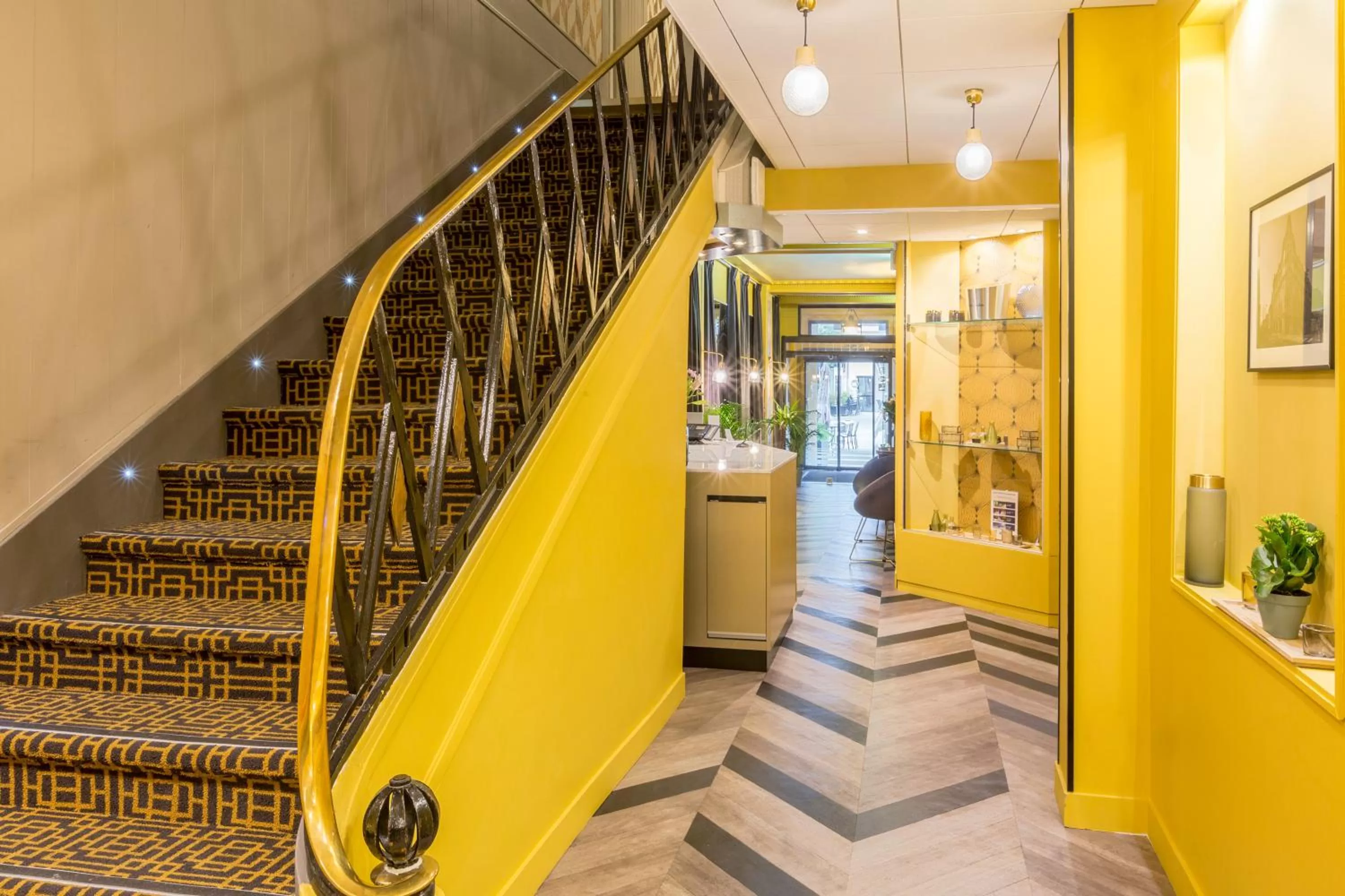 Lobby or reception in Best Western Hotel Centre Reims