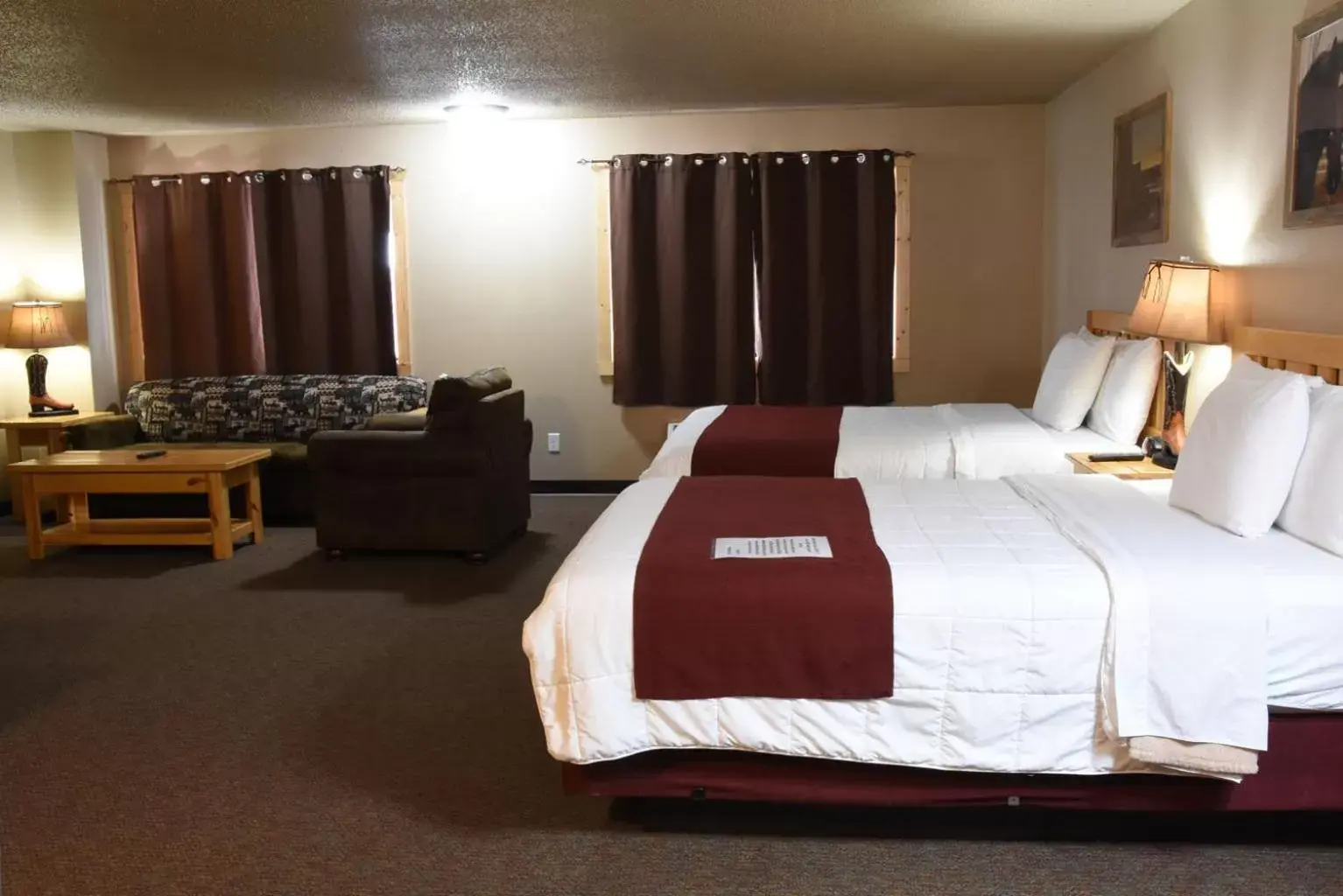 Bedroom, Bed in Woodside Dells Hotel & Suites
