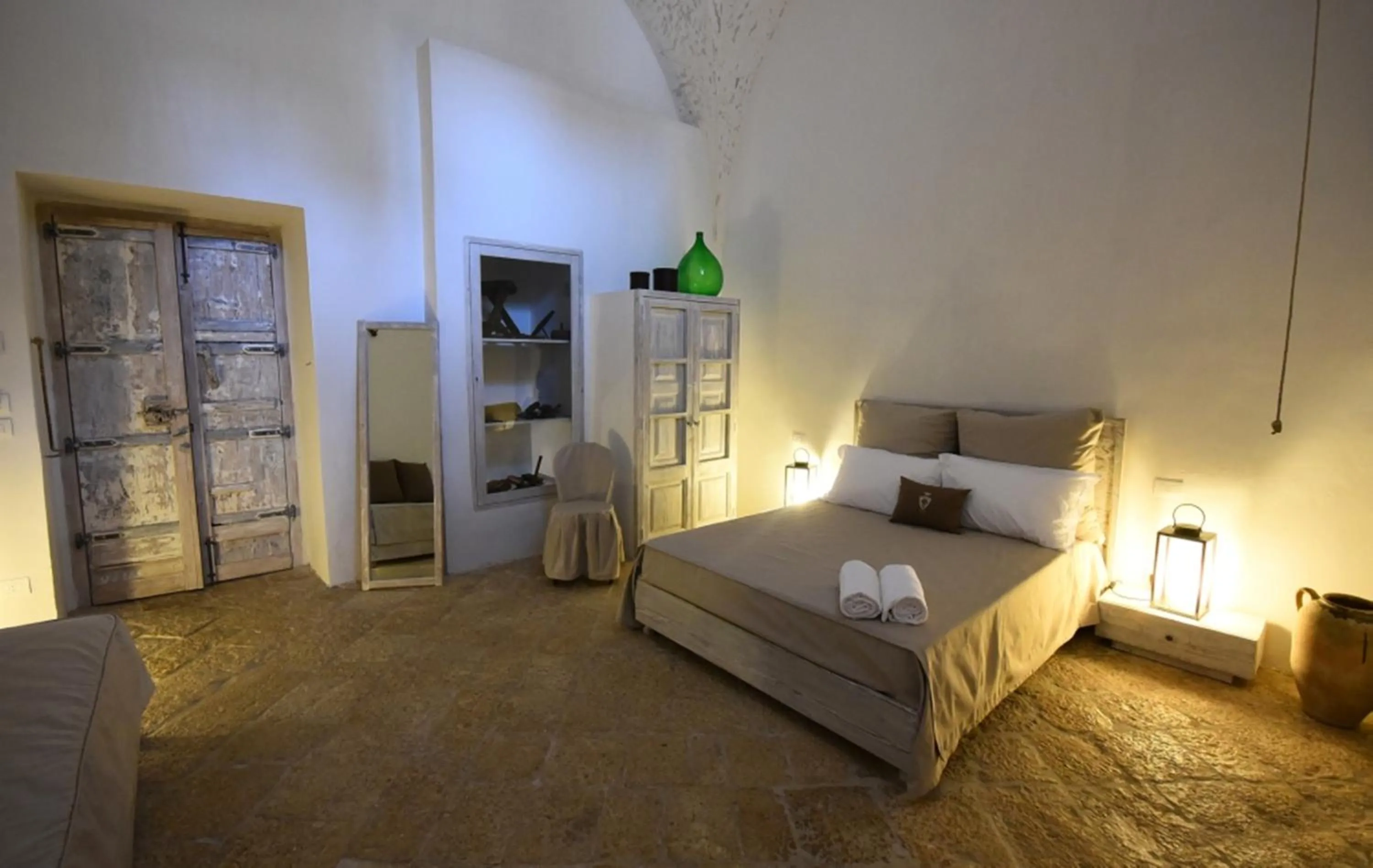 Bedroom, Bed in Palazzo Castriota