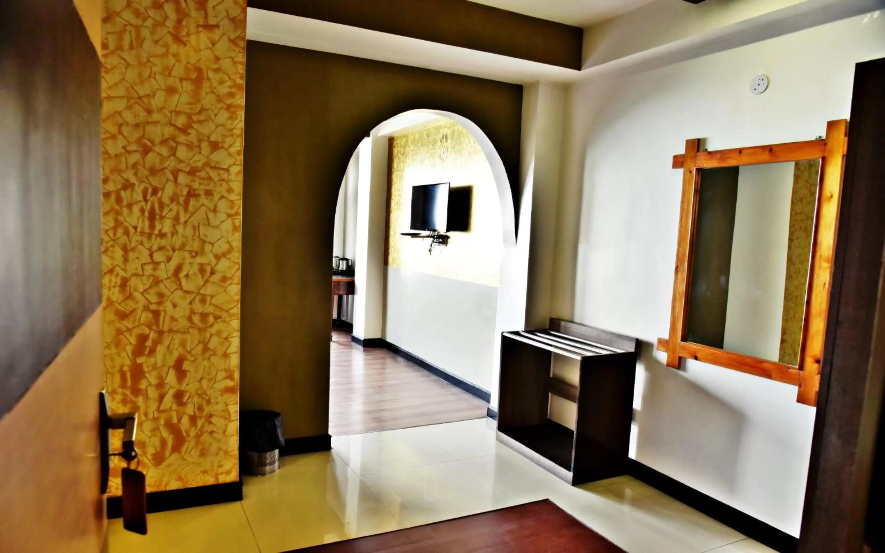 Bedroom in Sood's Himalayan Vista