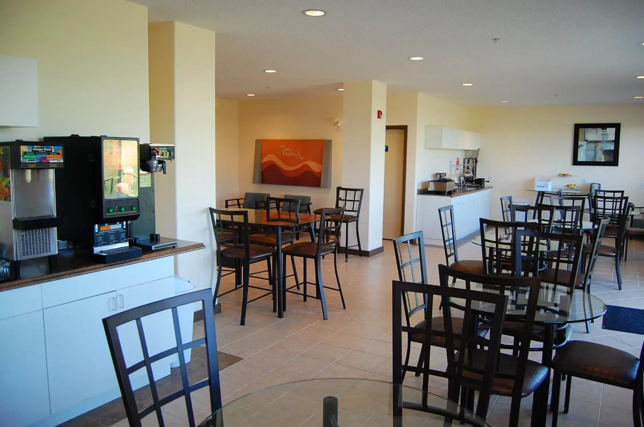 Restaurant/Places to Eat in Days Inn by Wyndham Grande Prairie