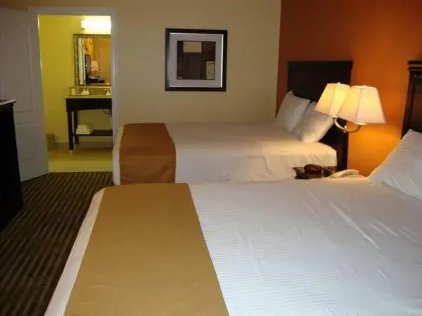 Double Room with Two Queen Beds in Montigo Inn