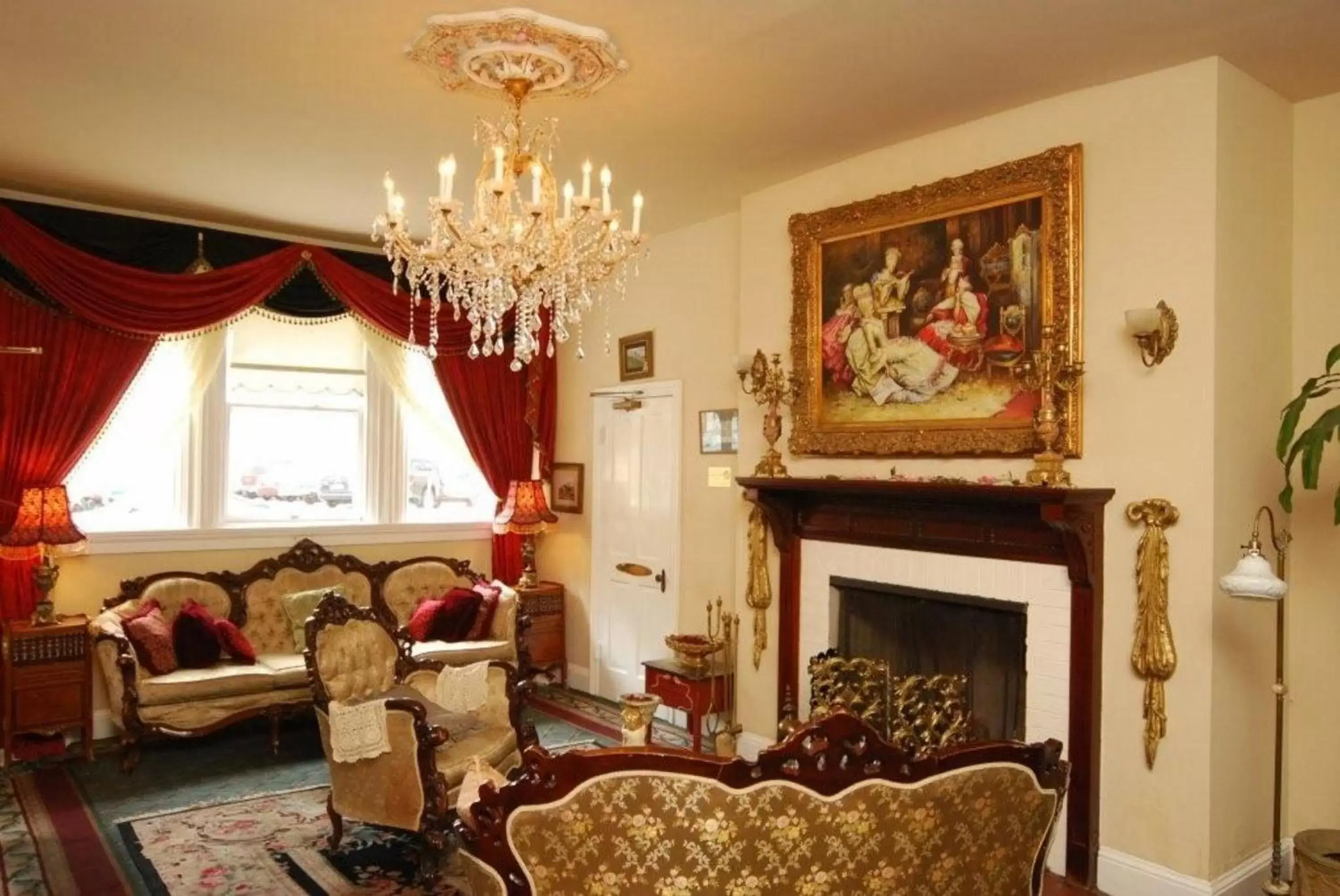 Living room, Seating Area in Queen Anne